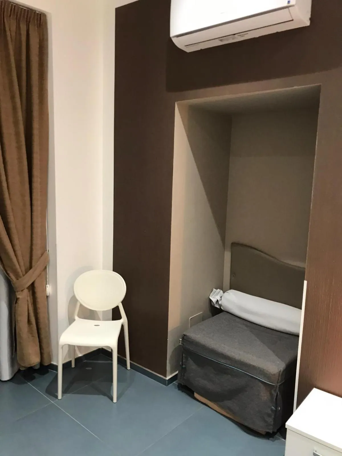 Seasons, Bed in Mascalzone latino luxury rooms