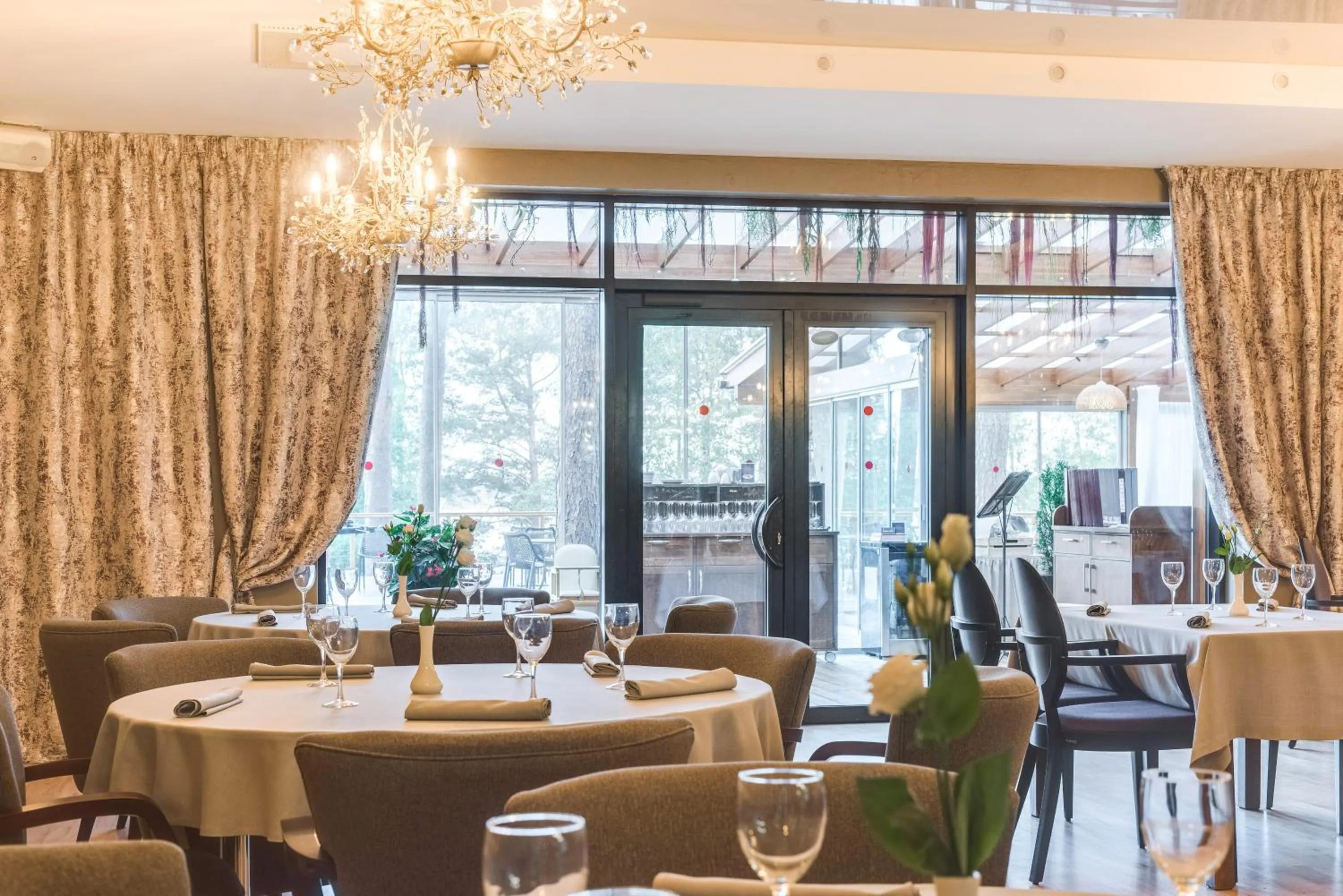 Restaurant/places to eat in Baltvilla