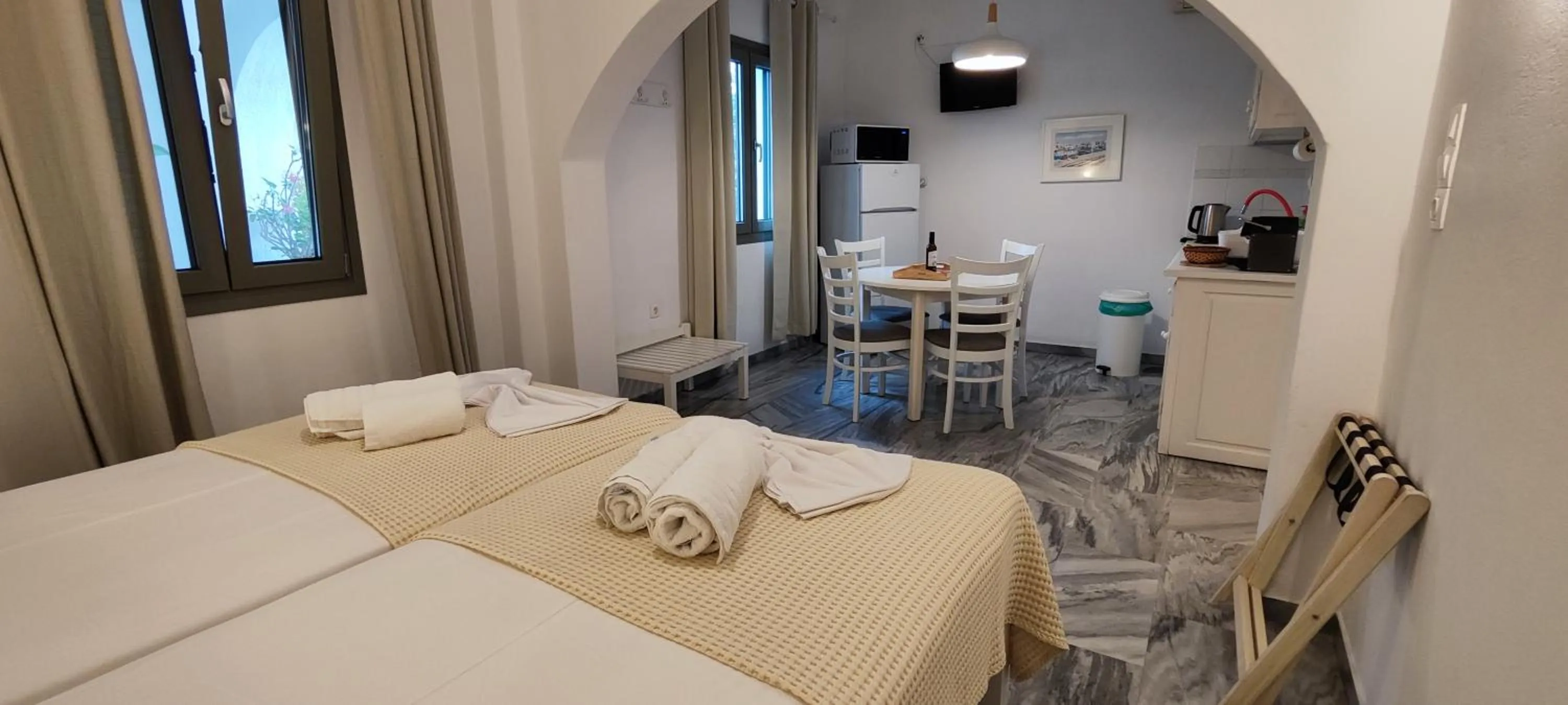 Kitchen or kitchenette, Bed in Ragousis Apartments