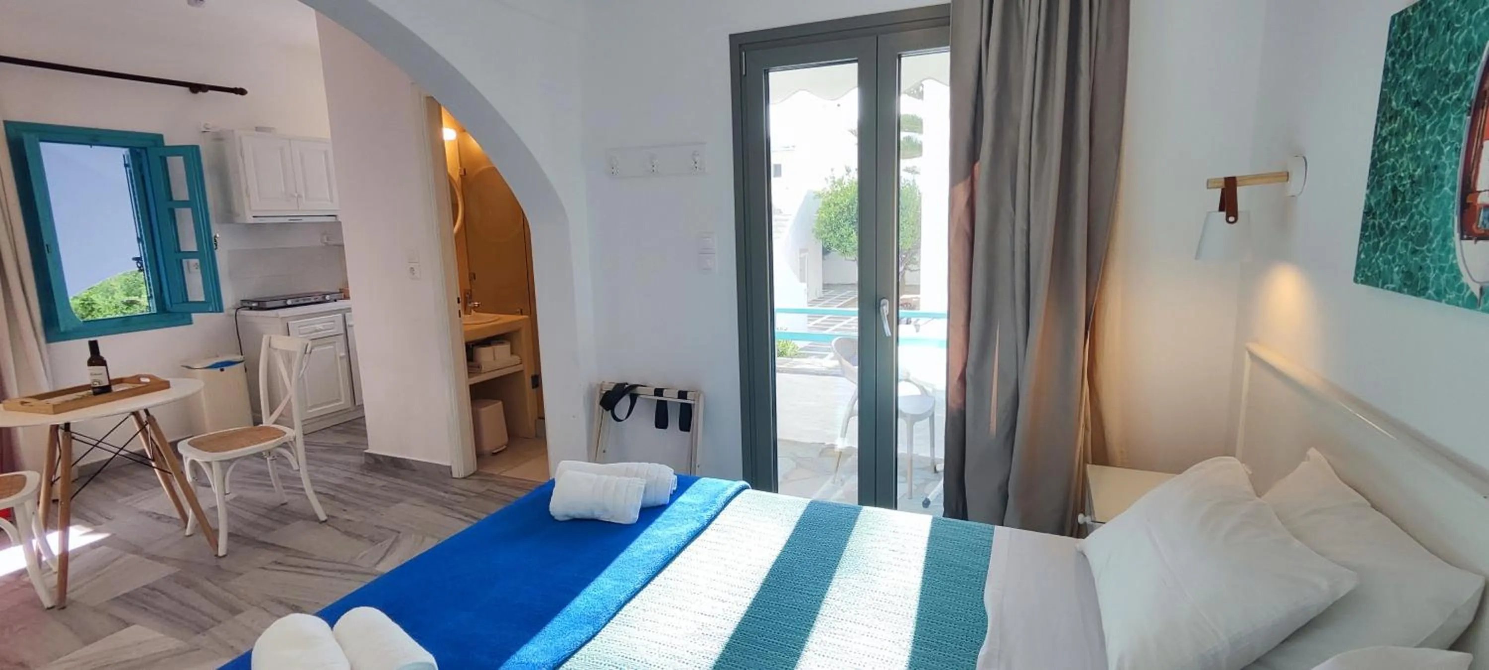 Bathroom, Bed in Ragousis Apartments