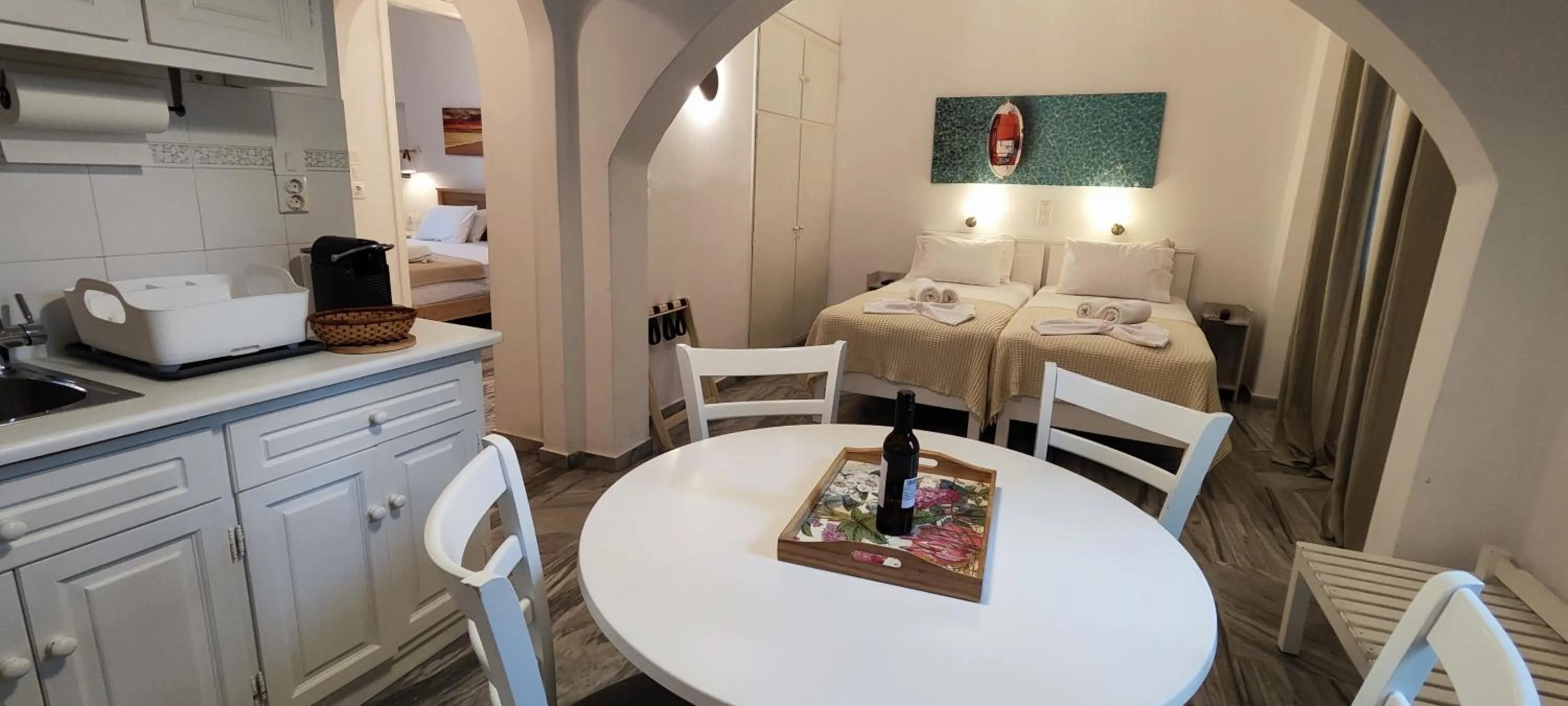 Dining area, Bed in Ragousis Apartments