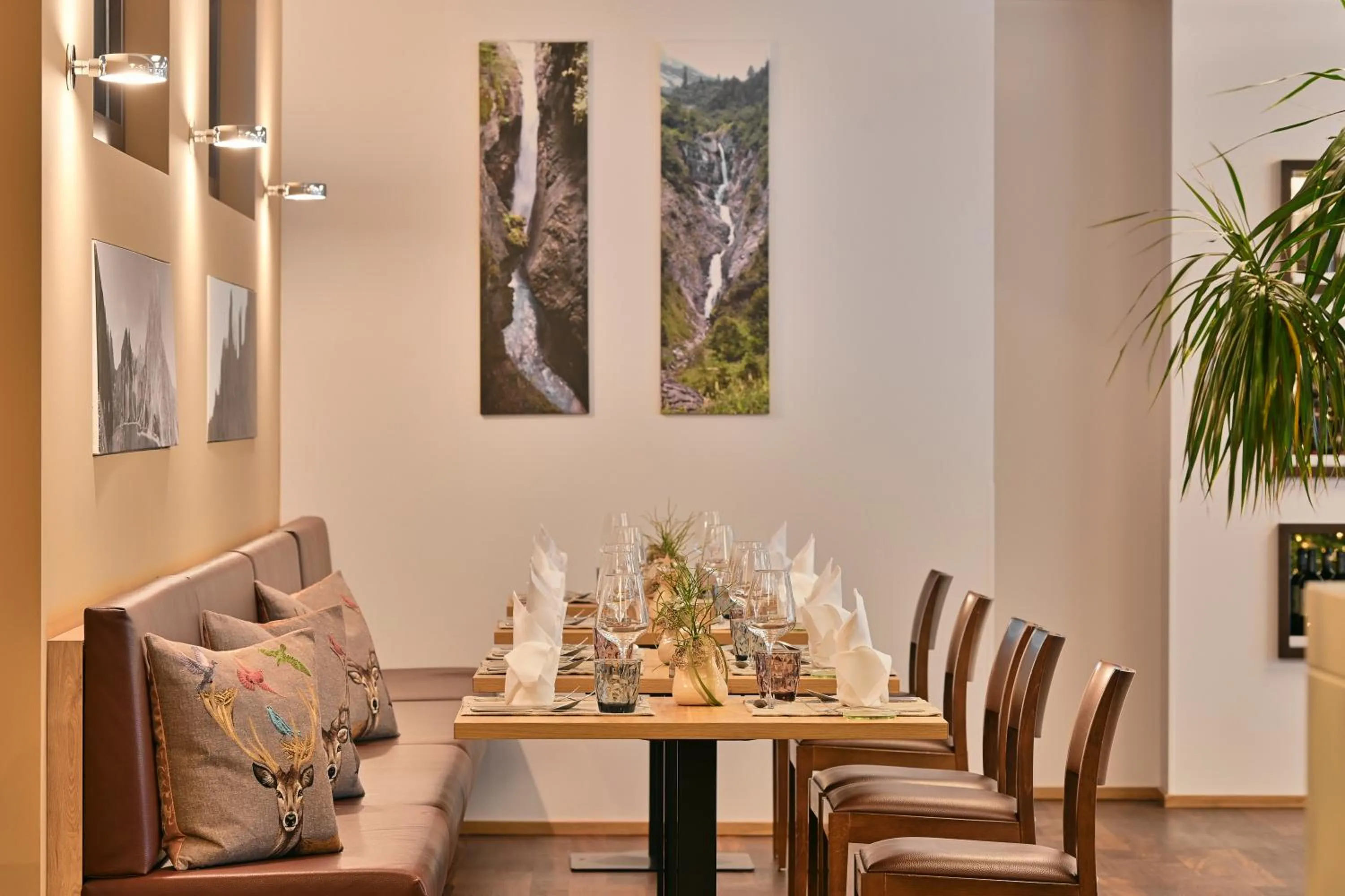 Restaurant/places to eat in Aktiv-Hotel Sarotla