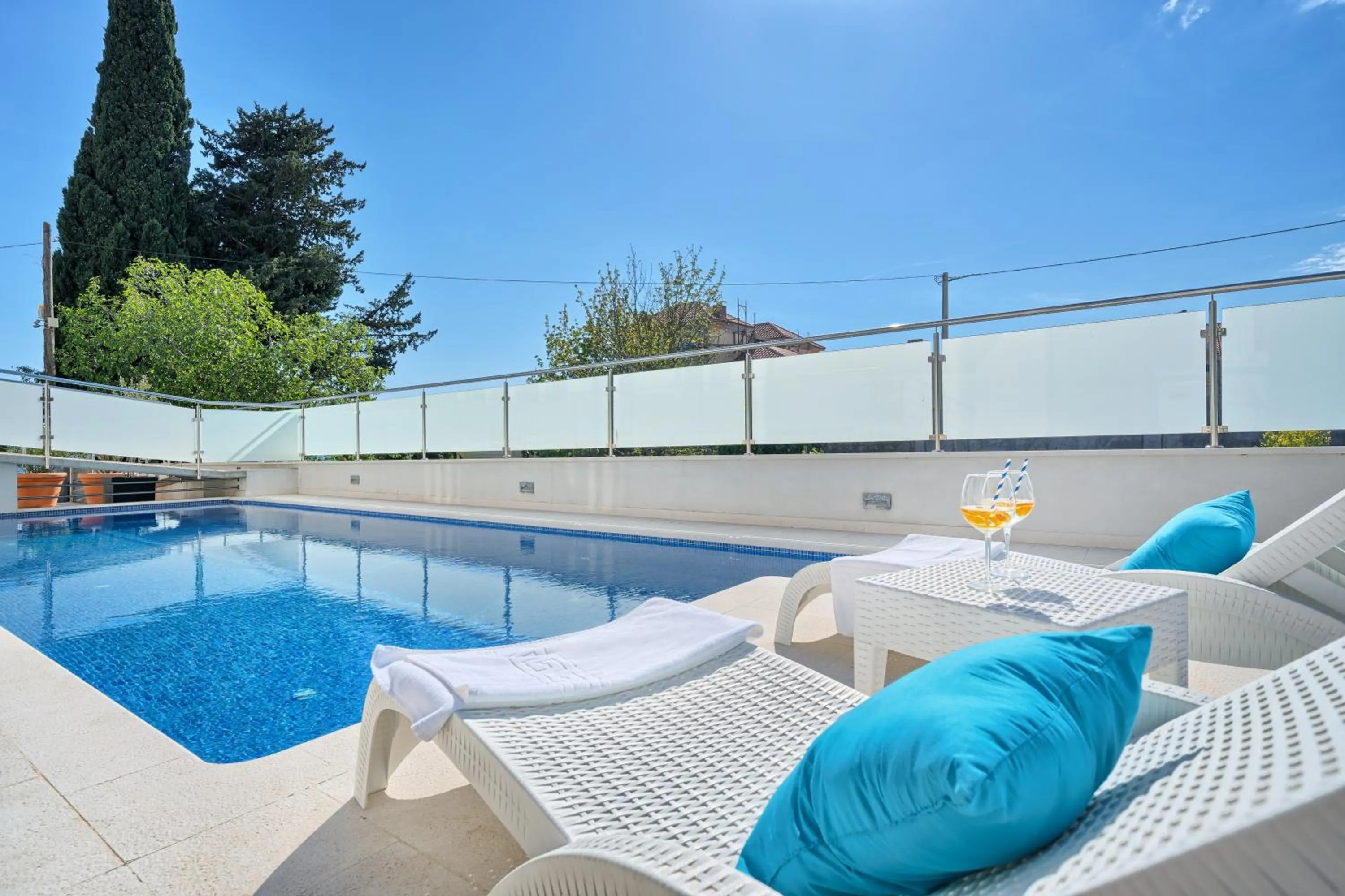 Swimming pool in Hotel Riva Kaštela with swimming pool