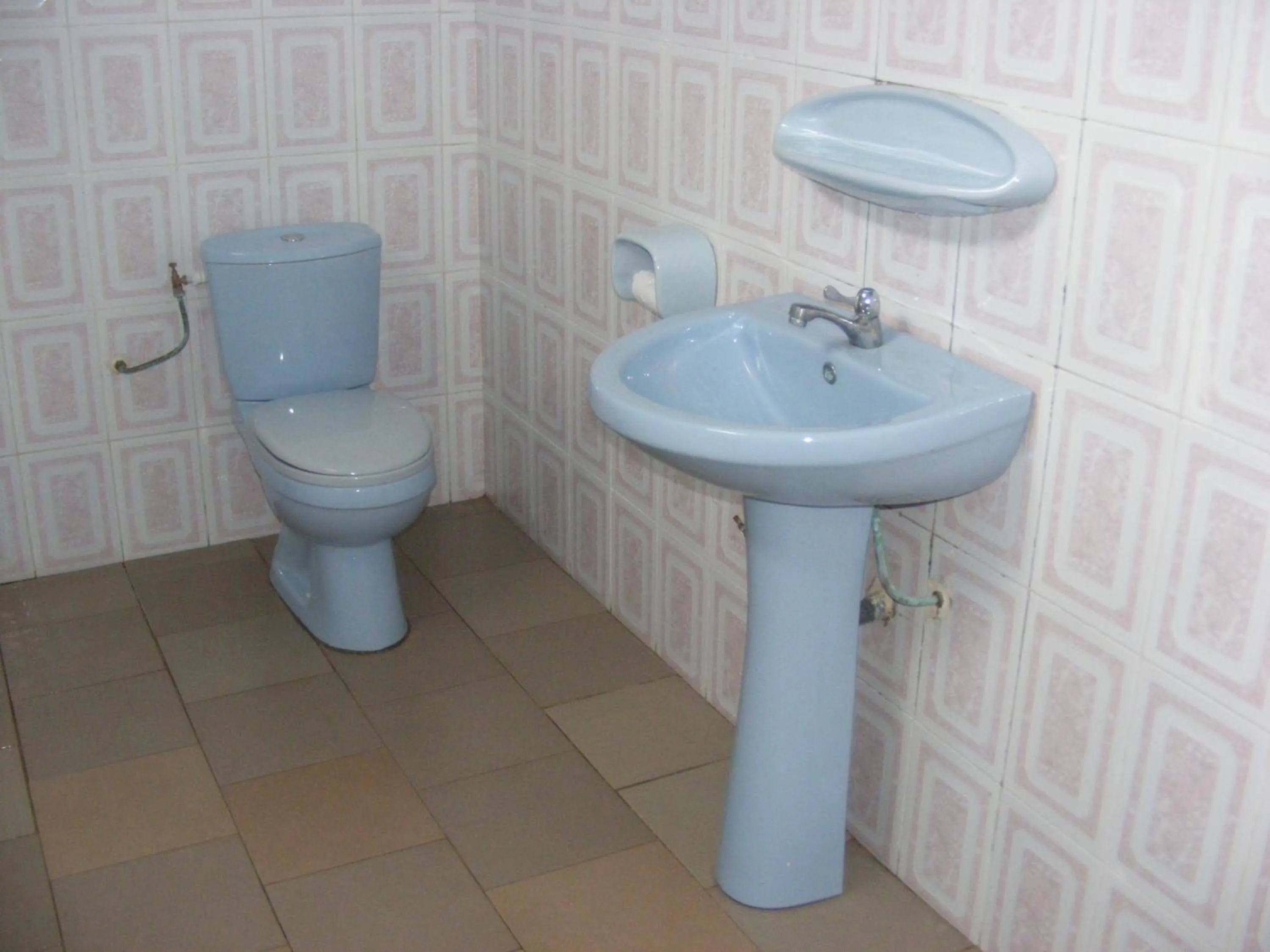 Toilet in Hotel Safari COTONOU