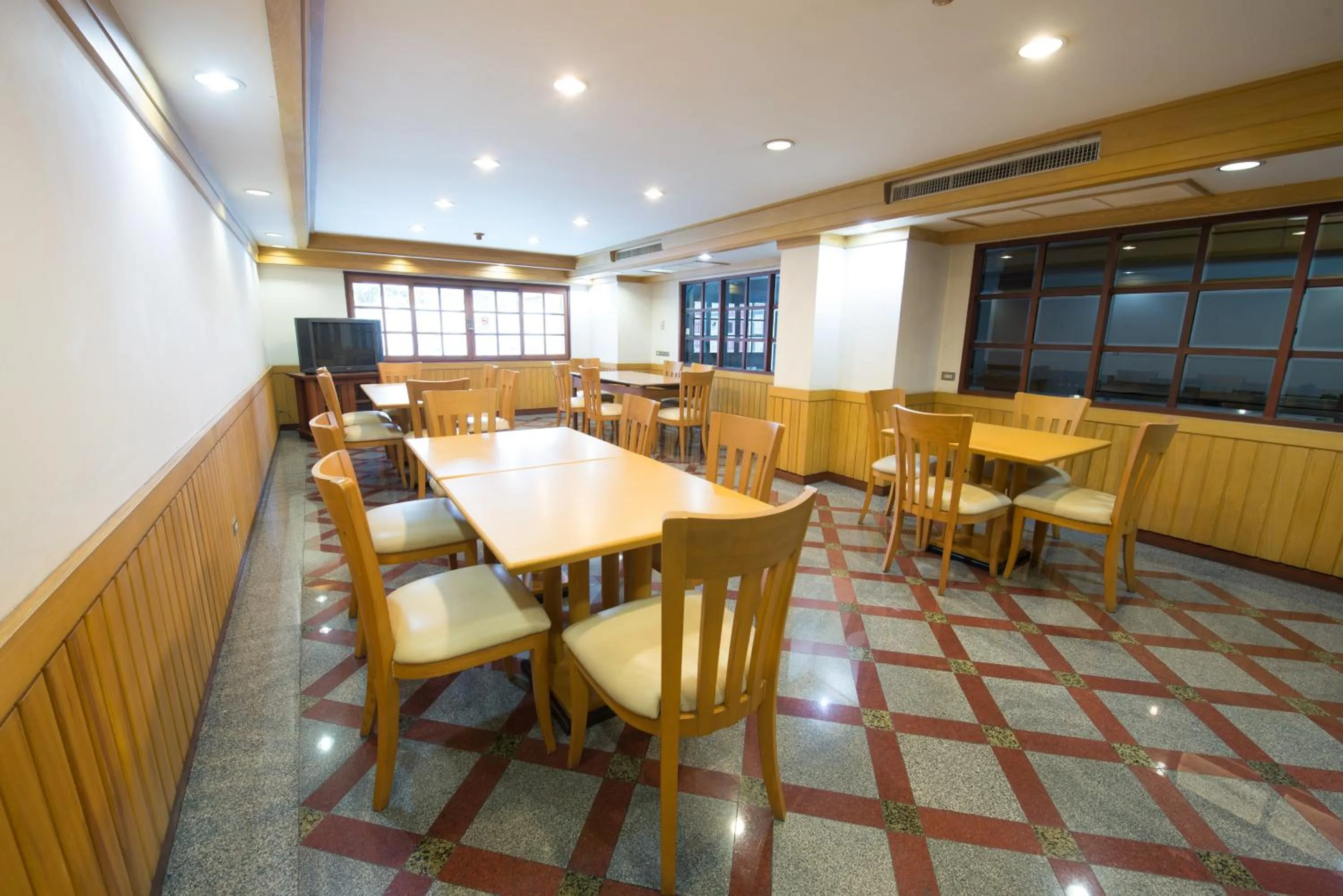 Meeting/conference room in Baan Pratoom