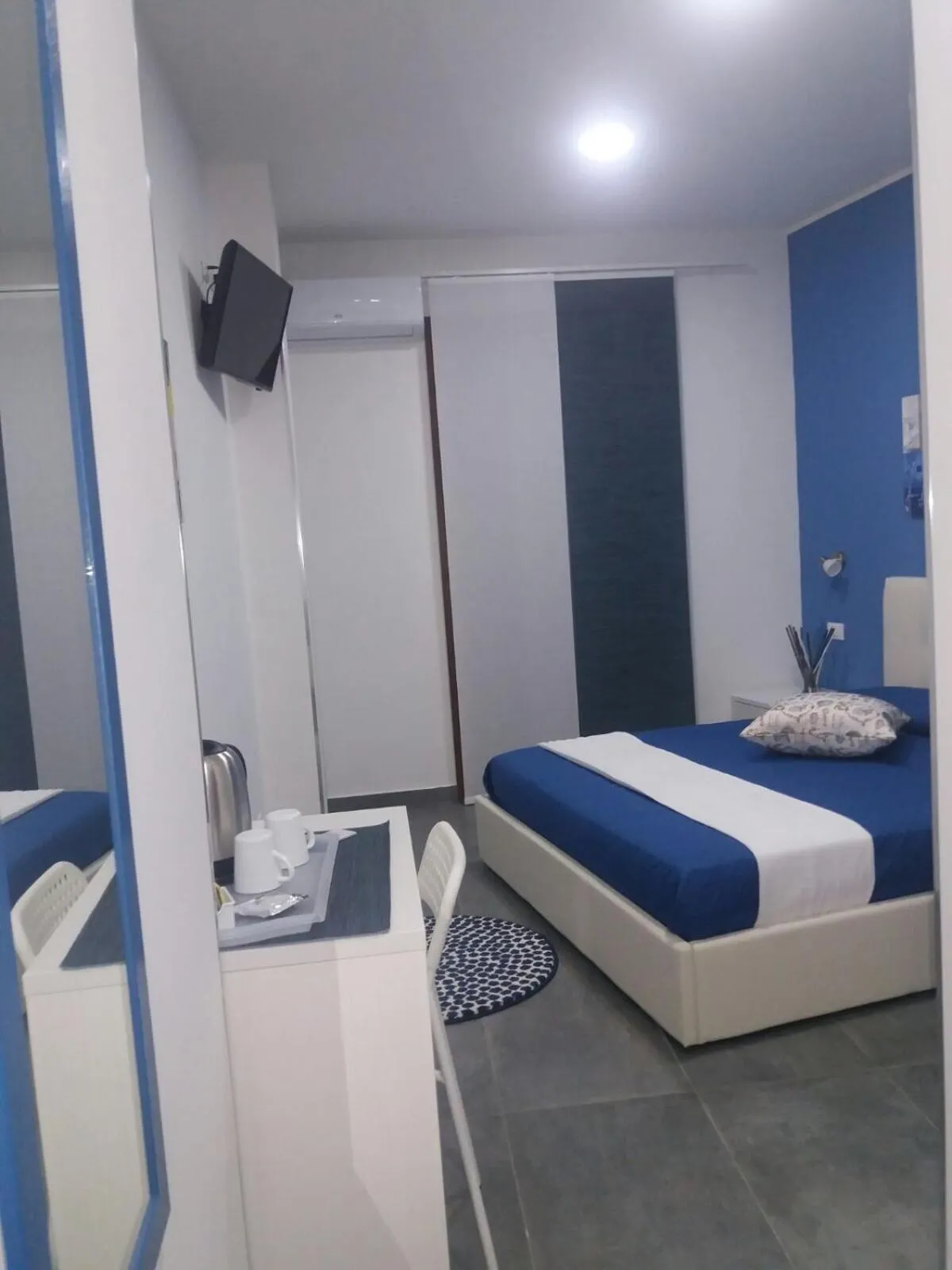 Photo of the whole room, Bed in B&B La Grotta