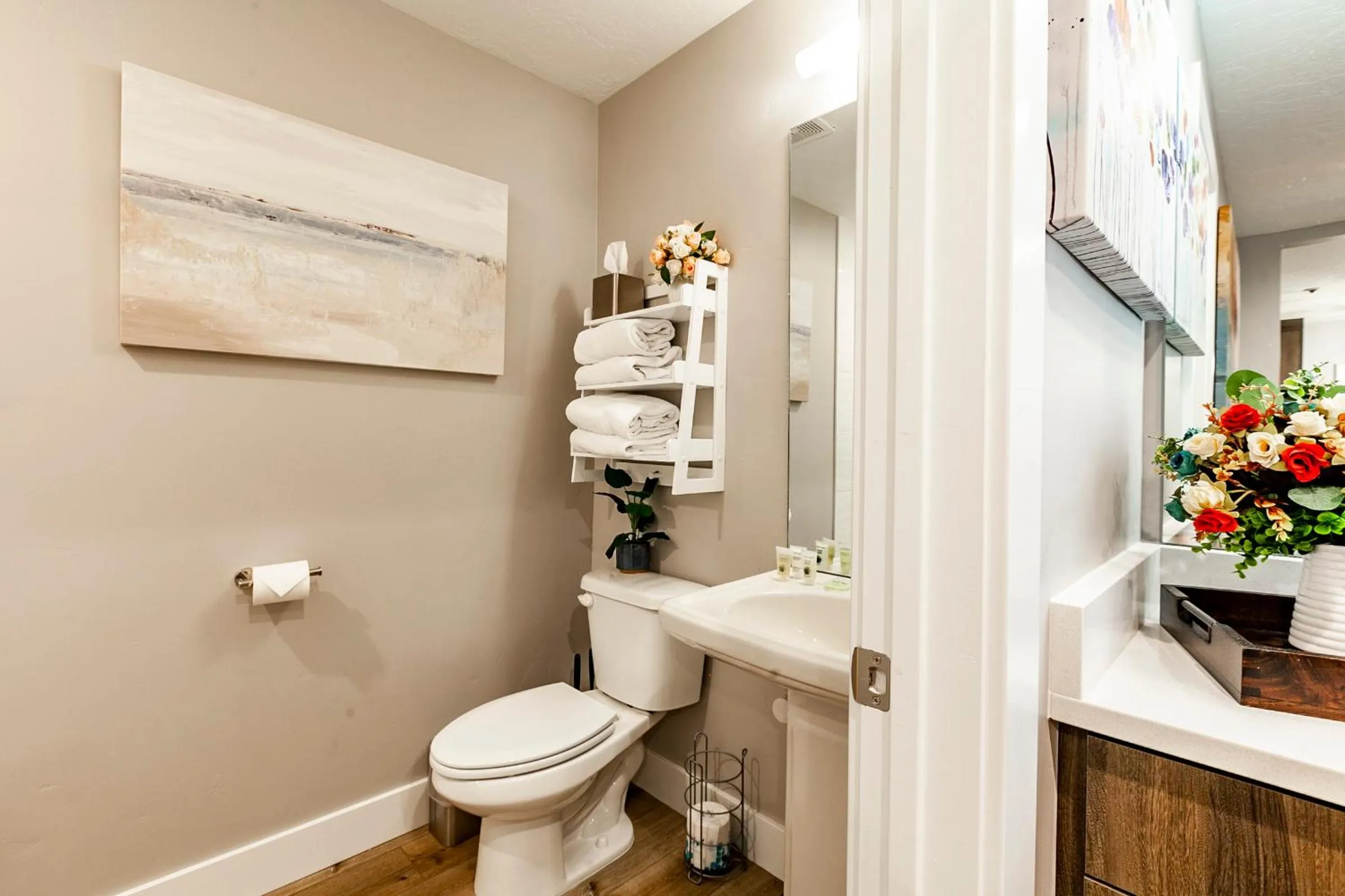 Treasure Mountain Inn