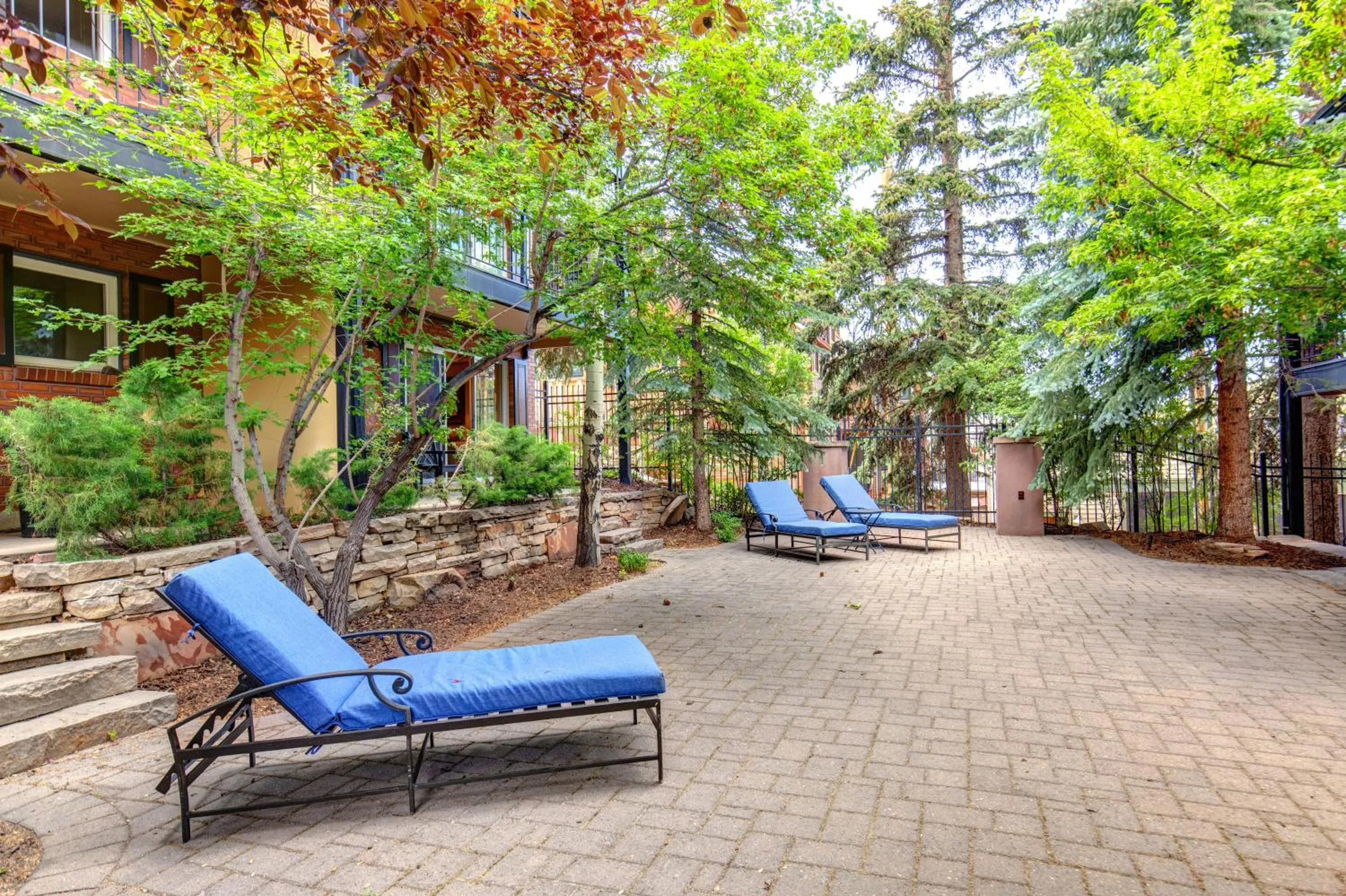 Treasure Mountain Inn