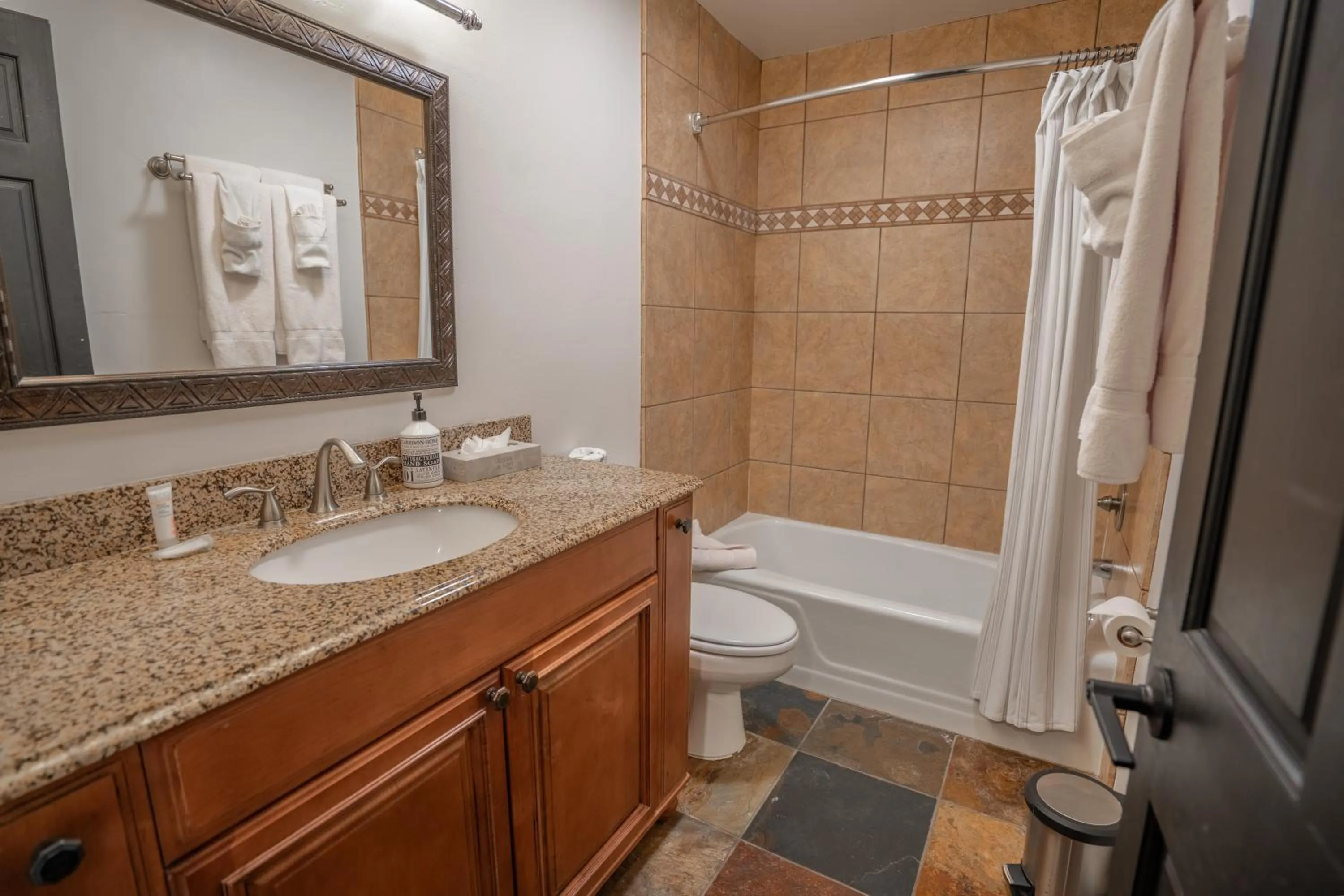 Treasure Mountain Inn