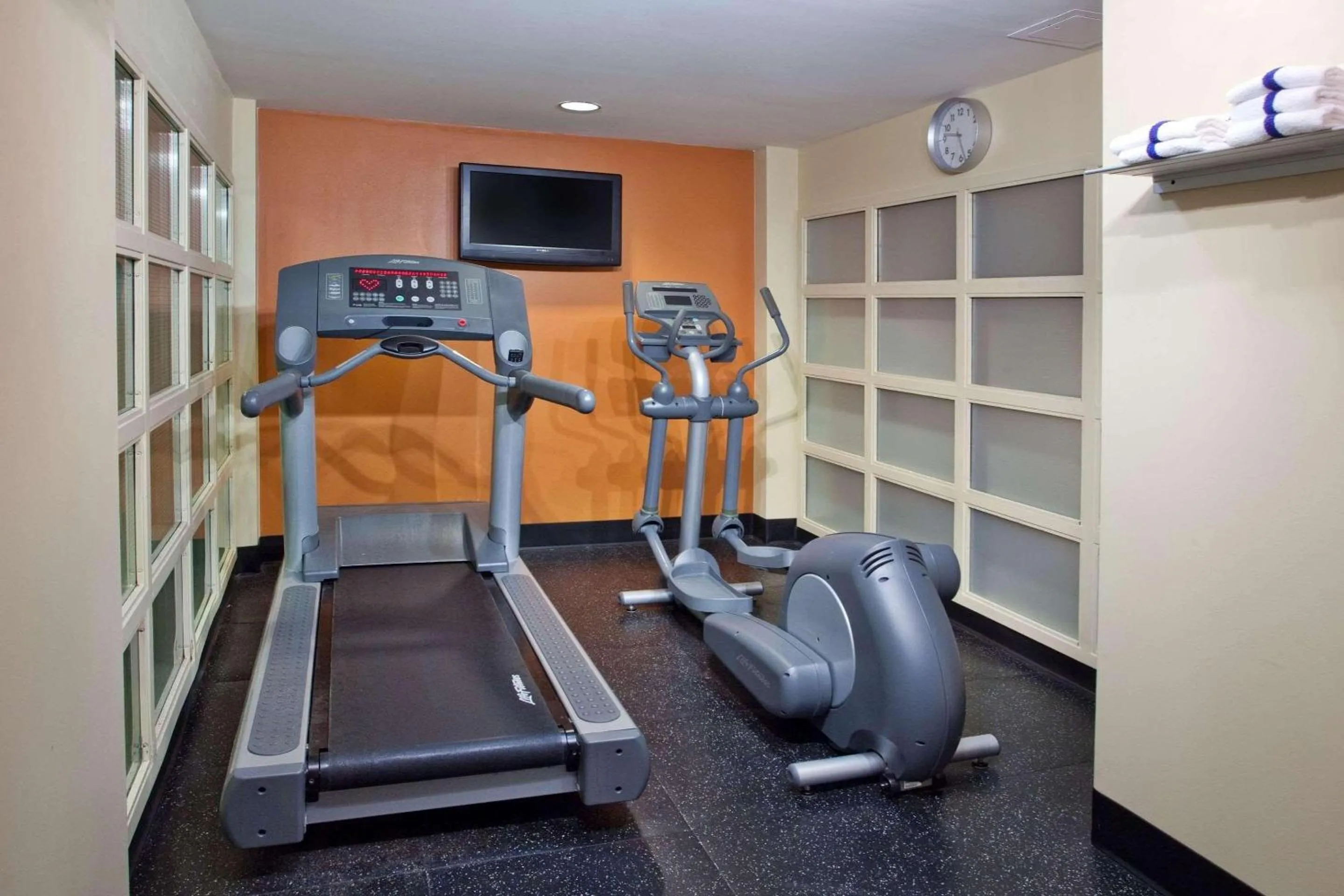 Fitness centre/facilities in Country Inn & Suites by Radisson, Anderson, SC