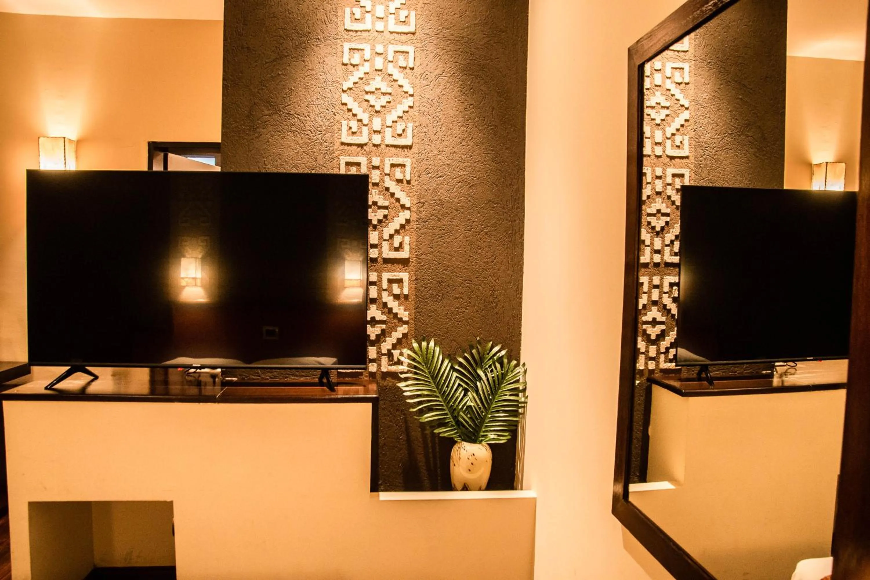 TV and multimedia in Hotel Inkai