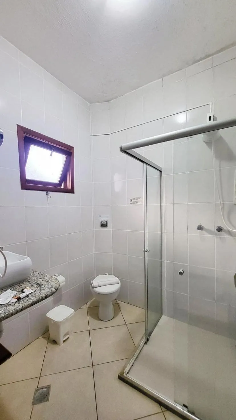 Bathroom in Vila dos Passaros Flats