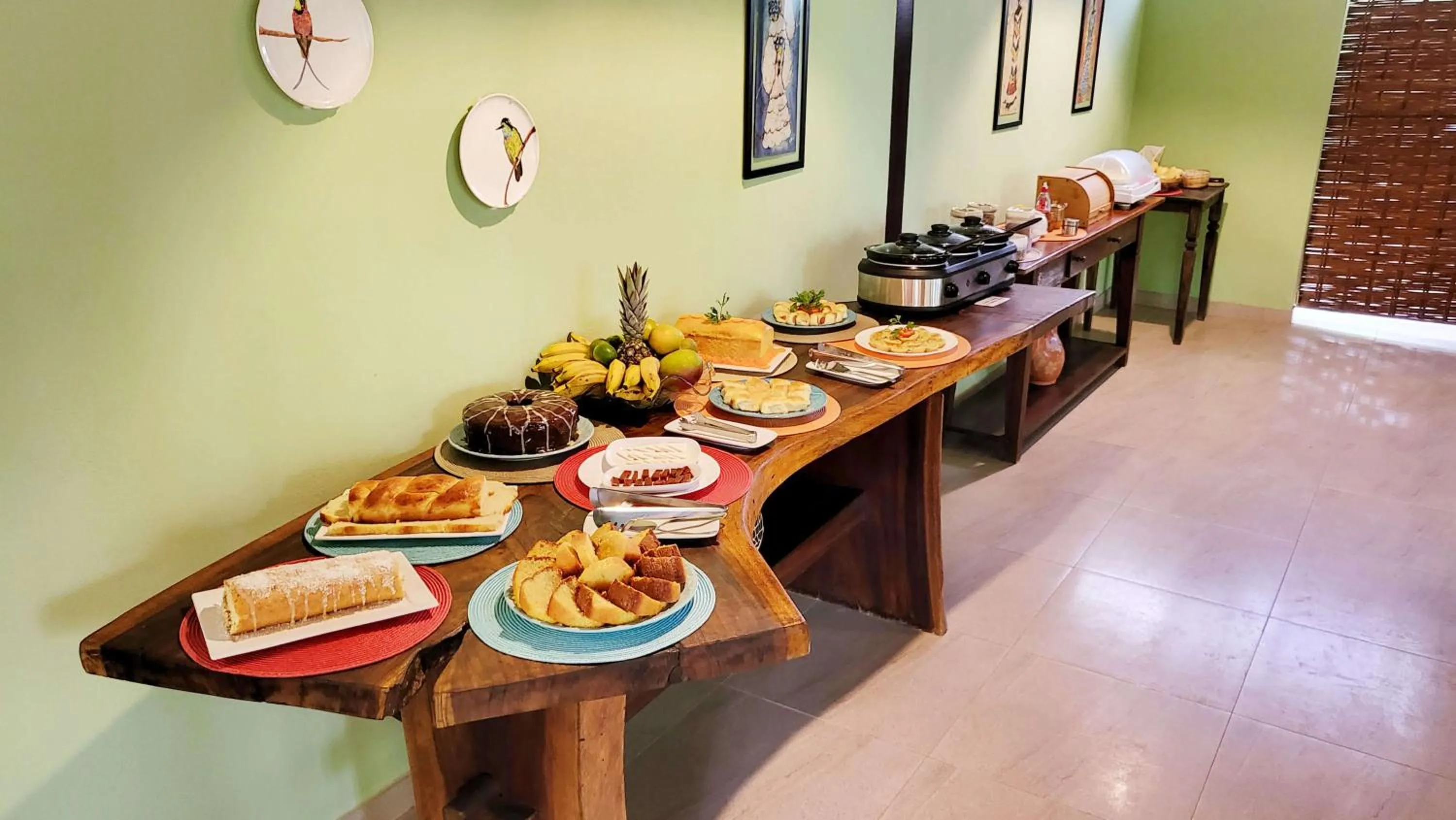 Breakfast in Vila dos Passaros Flats