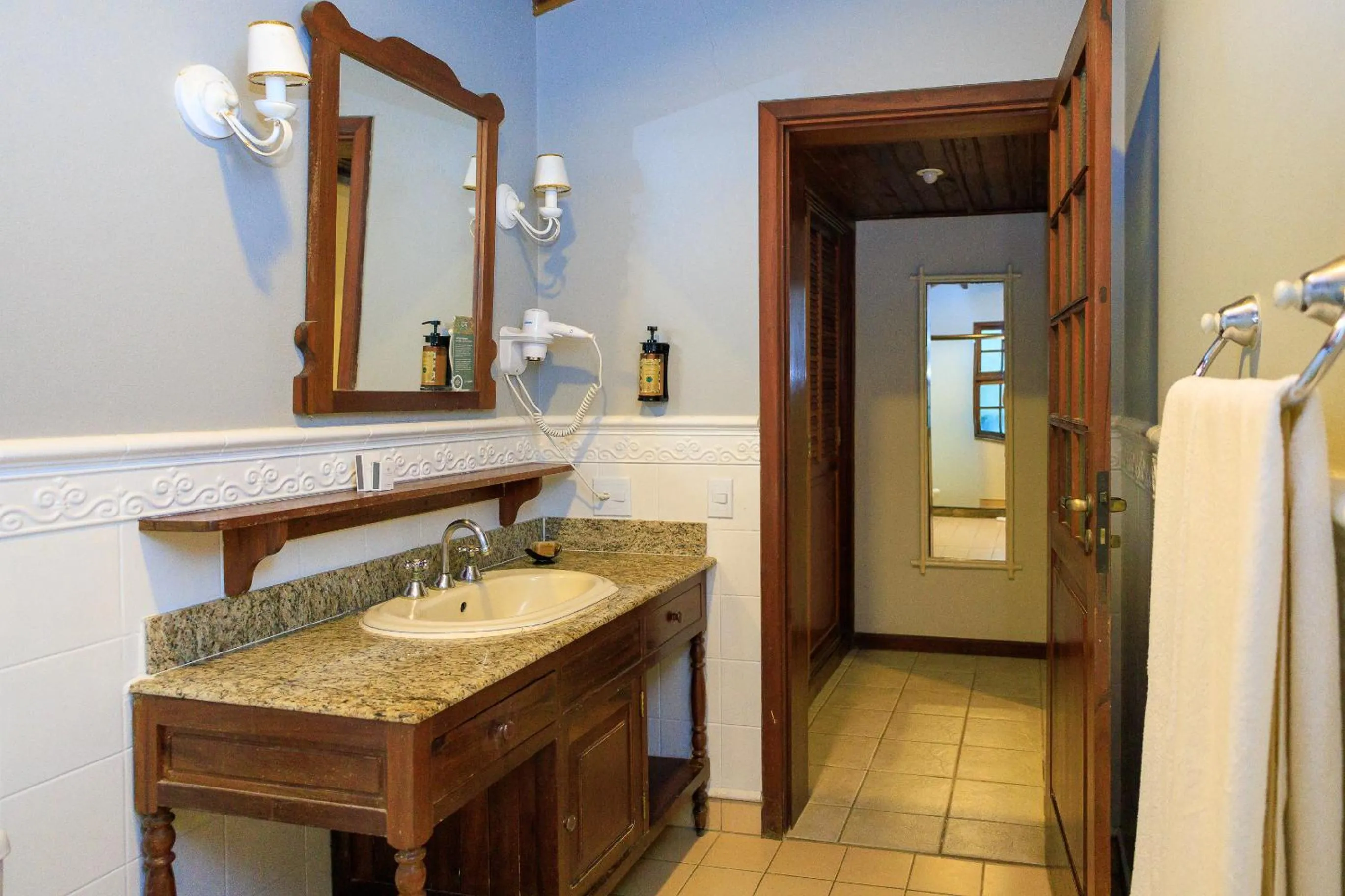 Shower in Vila Angatu Eco Resort & SPA