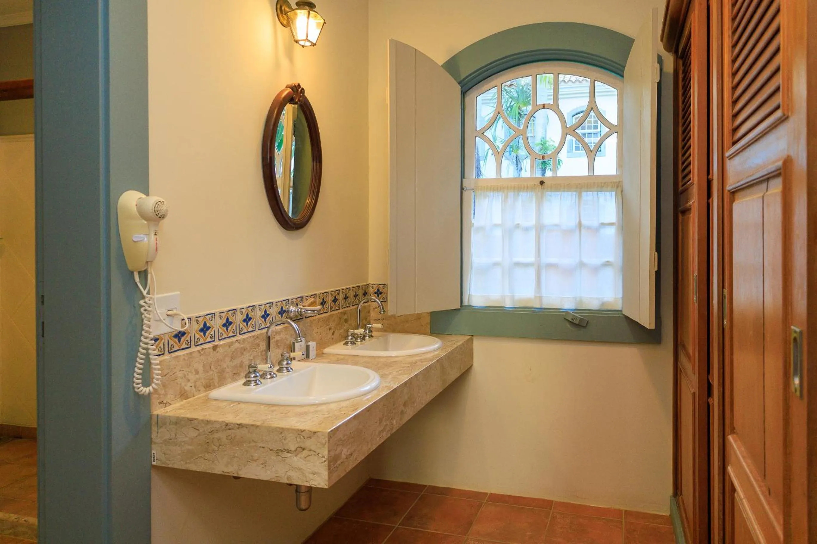 Bathroom in Vila Angatu Eco Resort & SPA