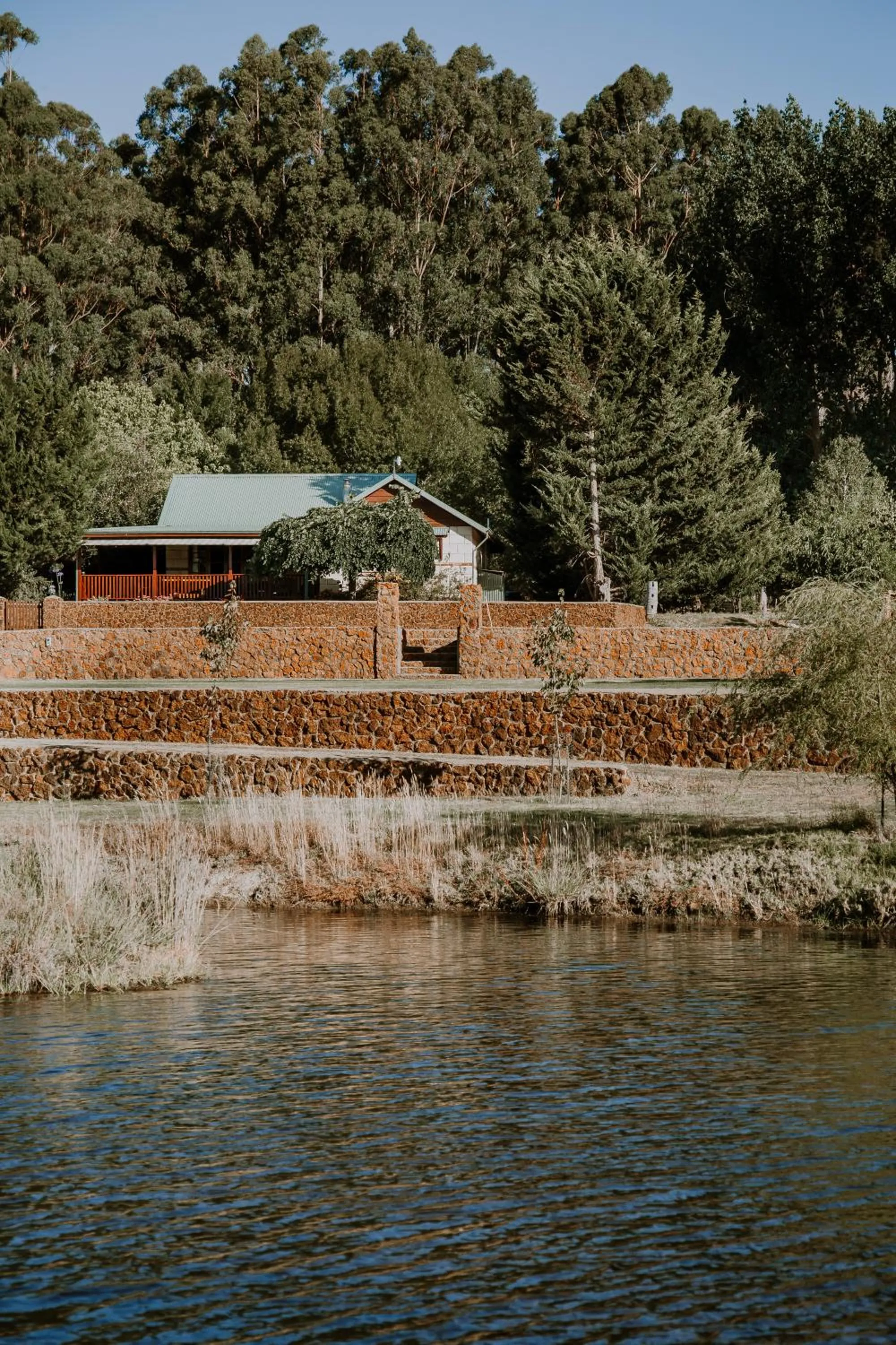 Natural landscape in Clover Cottage Country Retreat