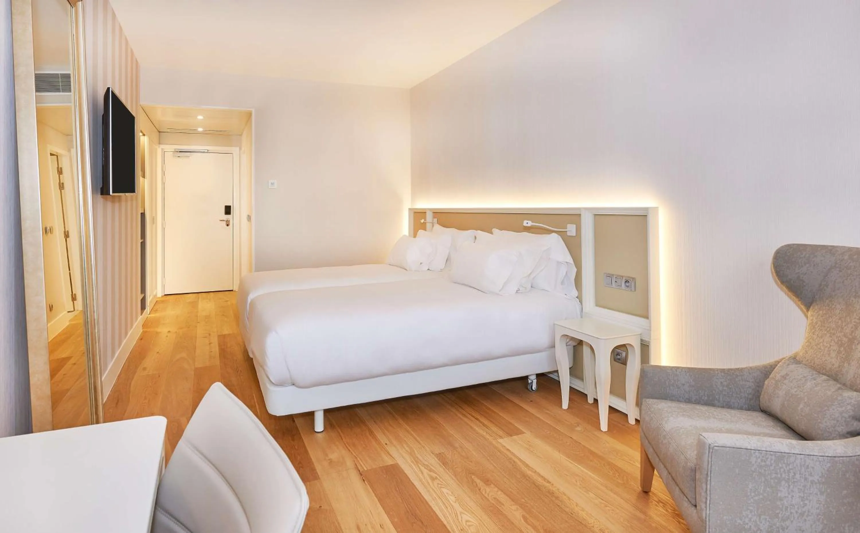 Bedroom, Bed in NH Collection Marseille