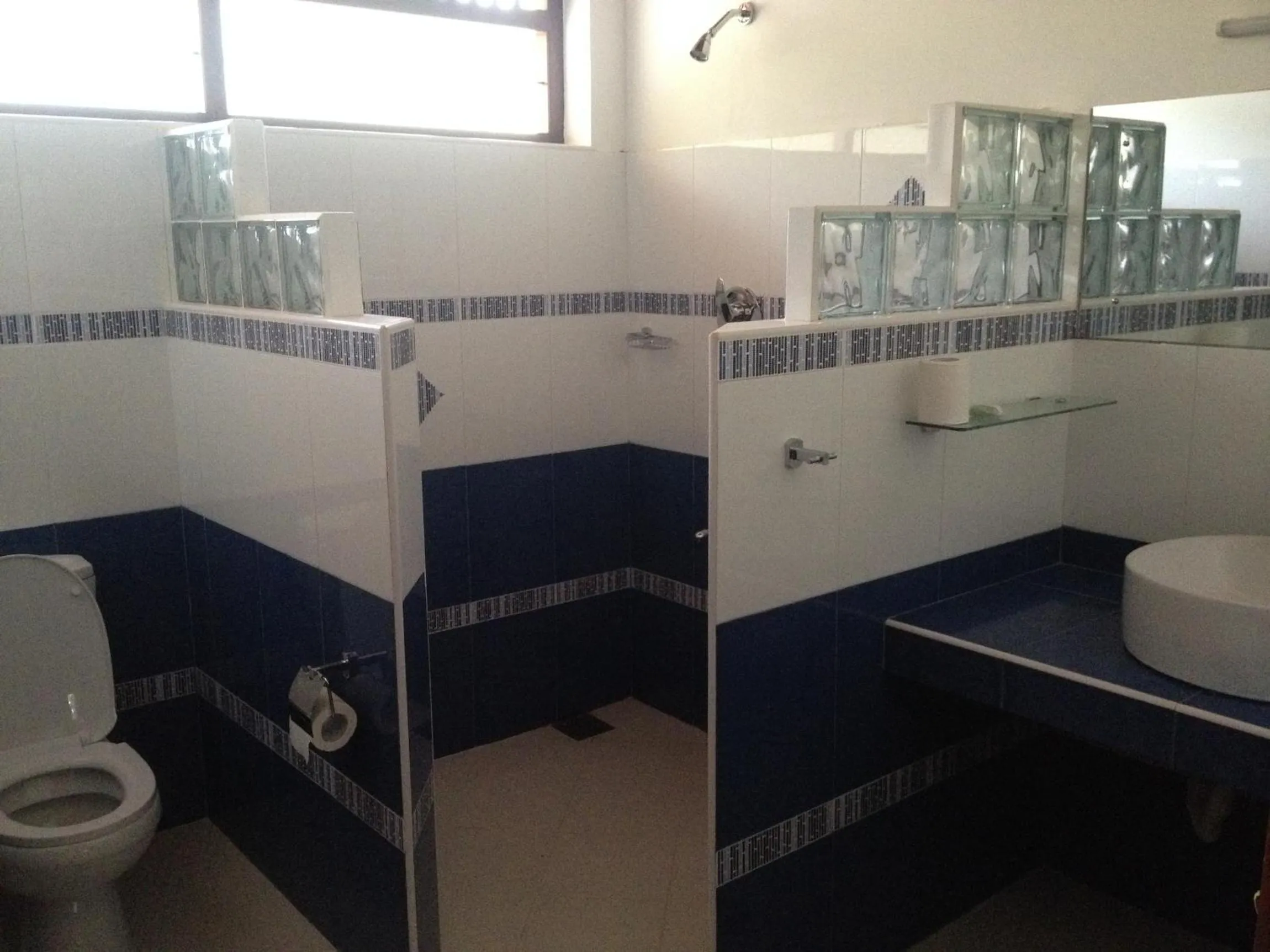 Bathroom in Ypsylon Tourist Resort