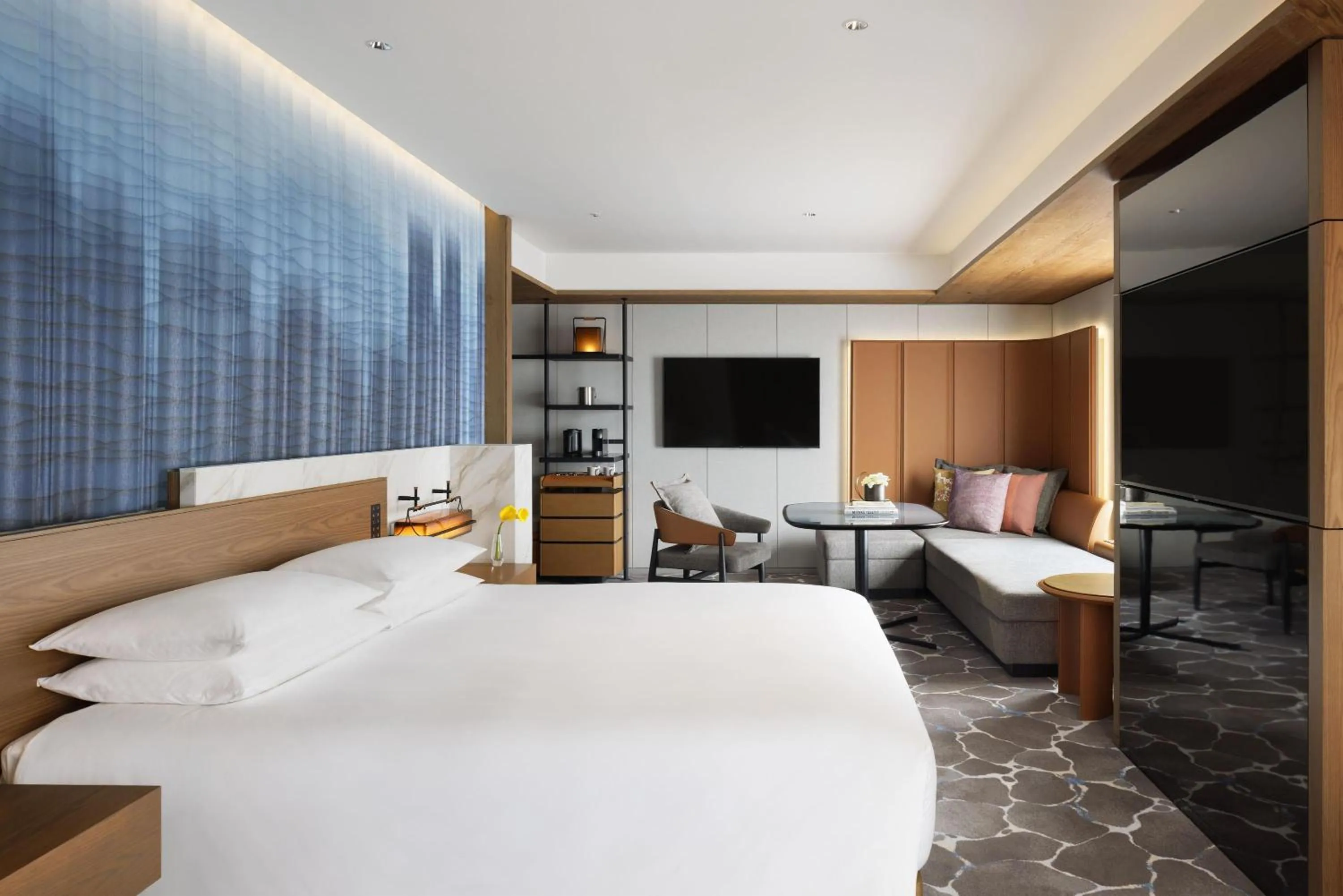 Bedroom, Bed in Hyatt Regency Tokyo