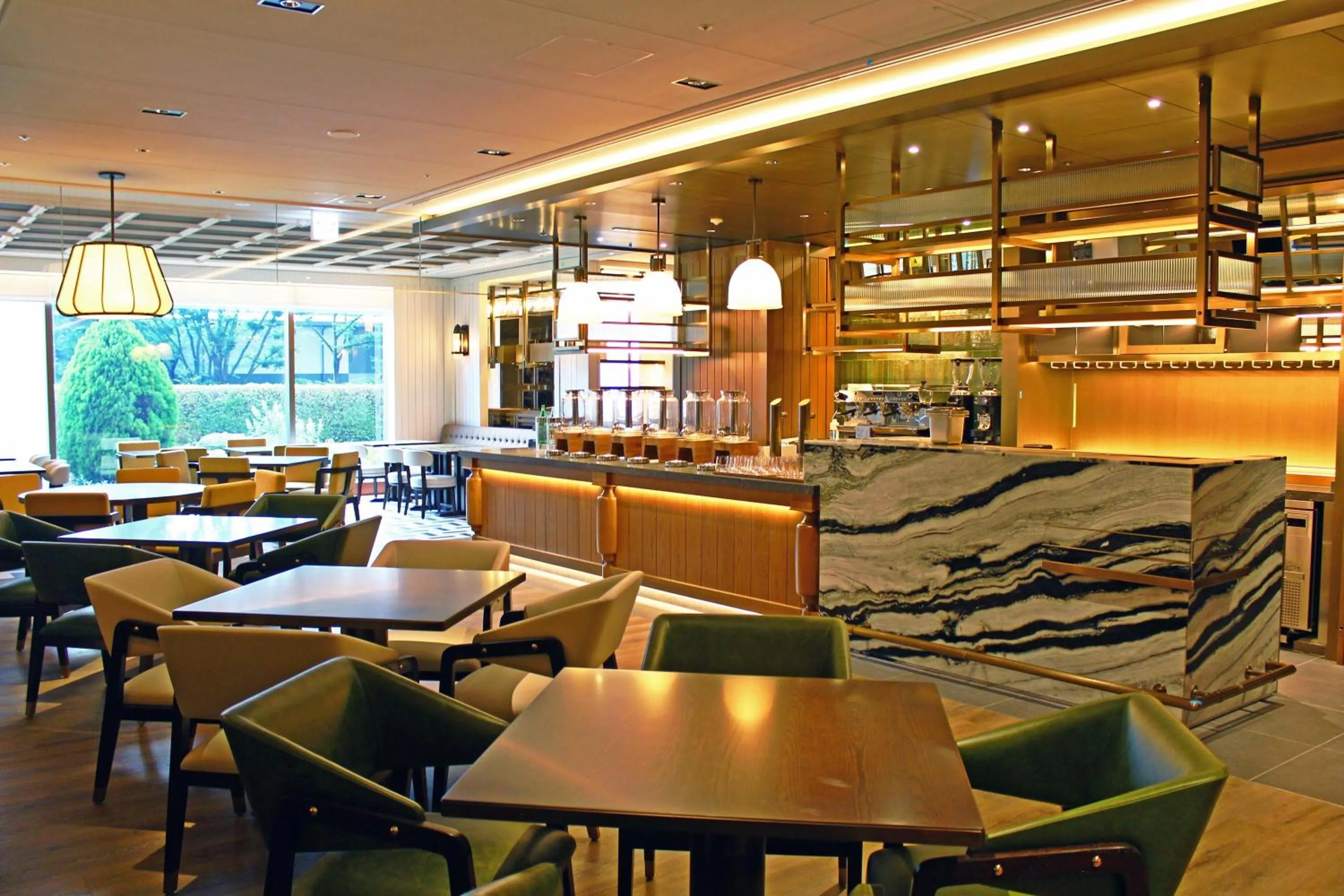 Restaurant/places to eat in Hyatt Regency Tokyo