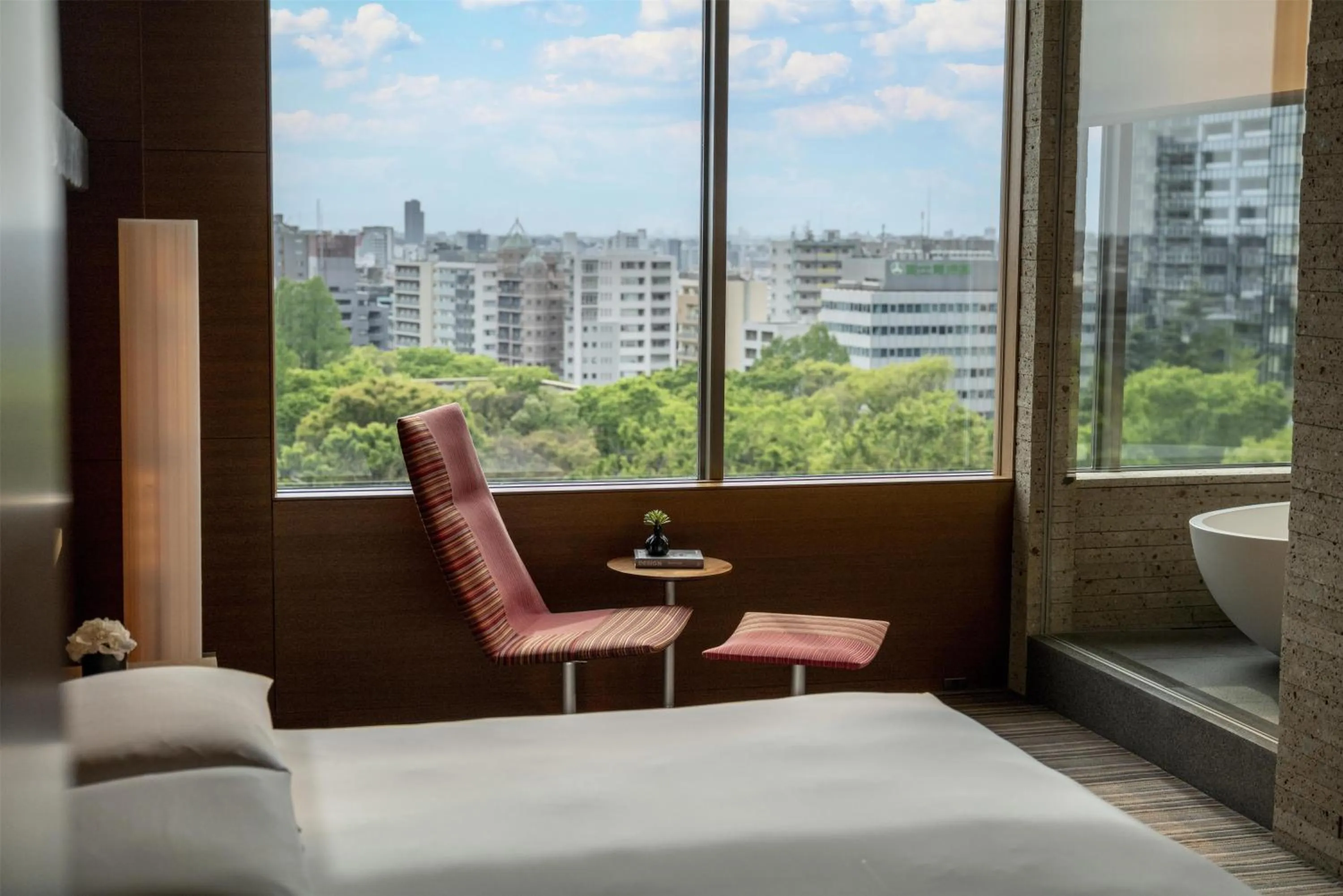 Photo of the whole room, Bed in Hyatt Regency Tokyo