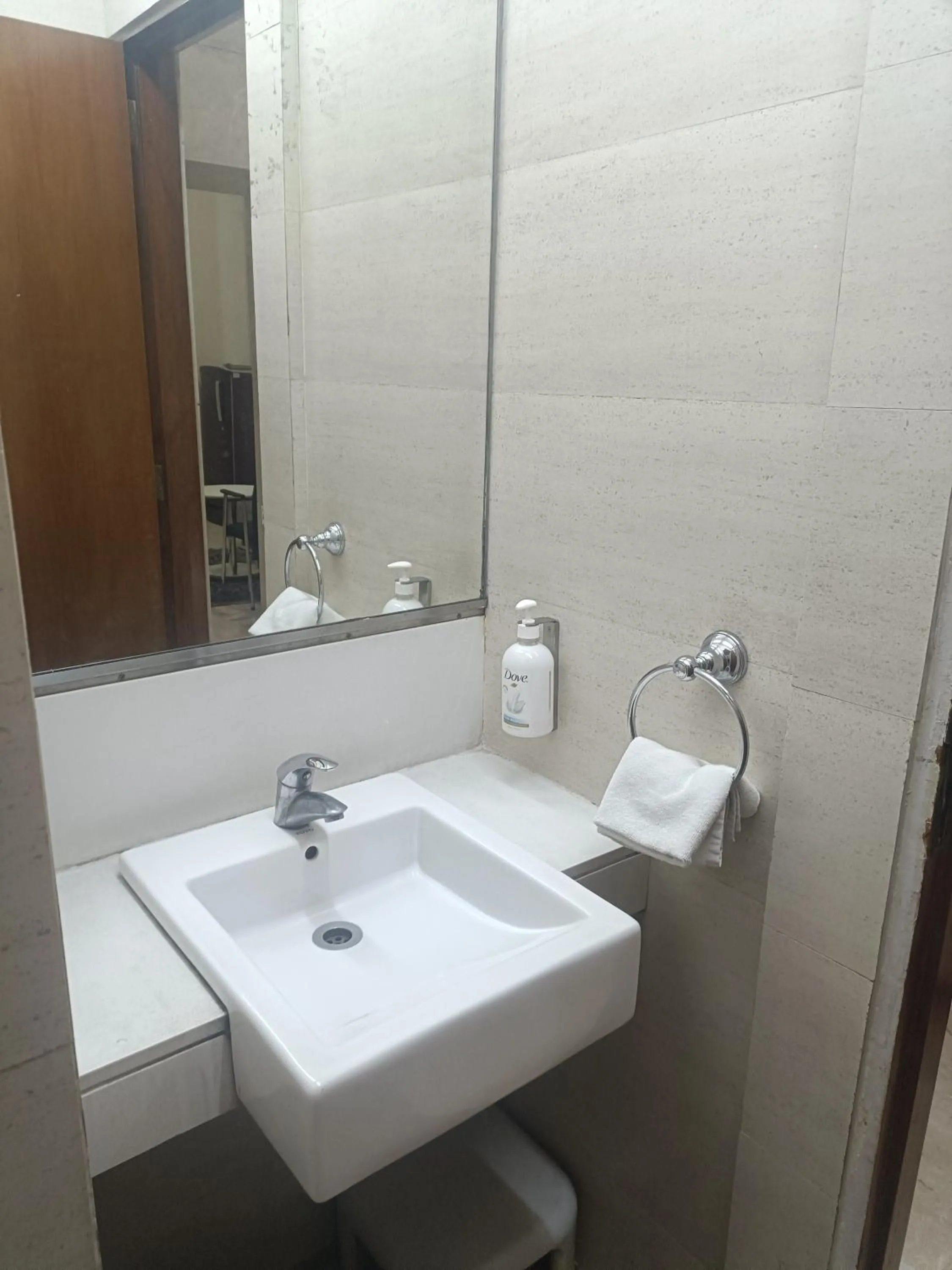 Bathroom in Regent Hotel