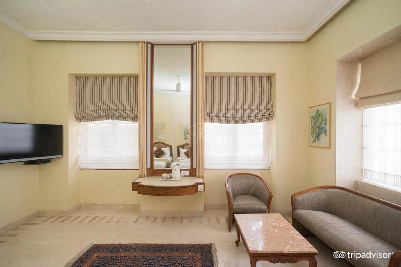 Communal lounge/ TV room in Regent Hotel