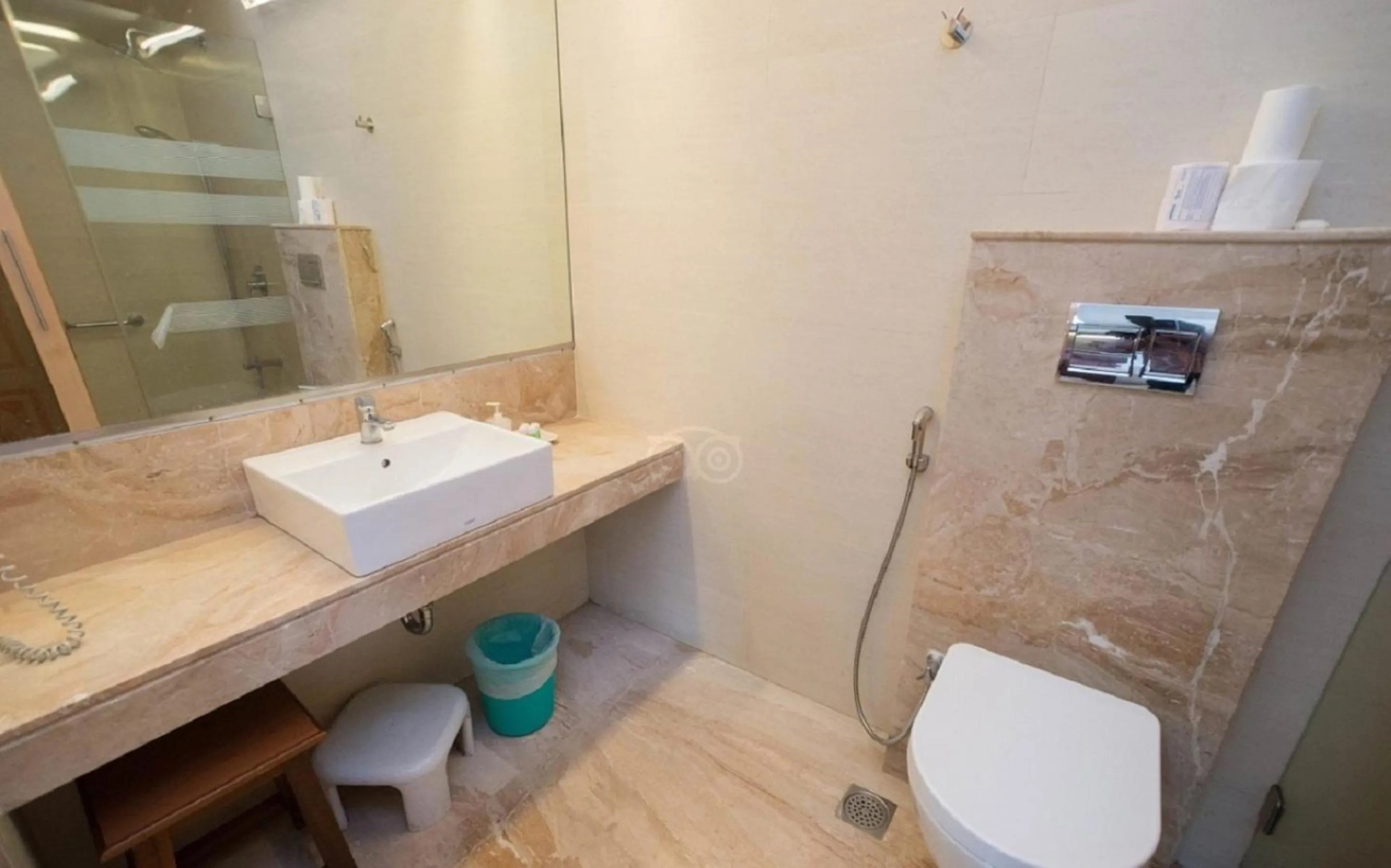 Bathroom in Regent Hotel