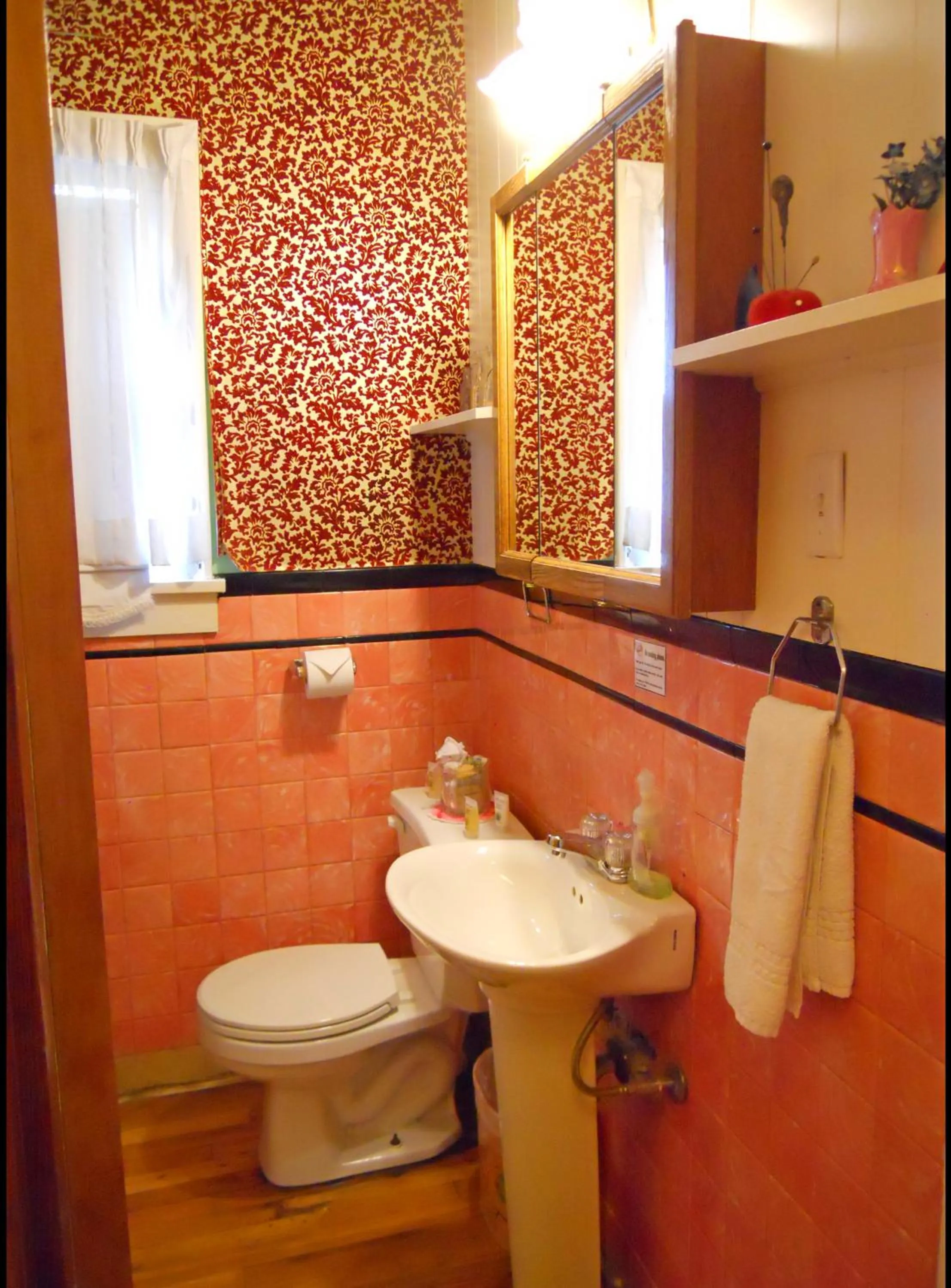 Bathroom in Little River Inn Motel