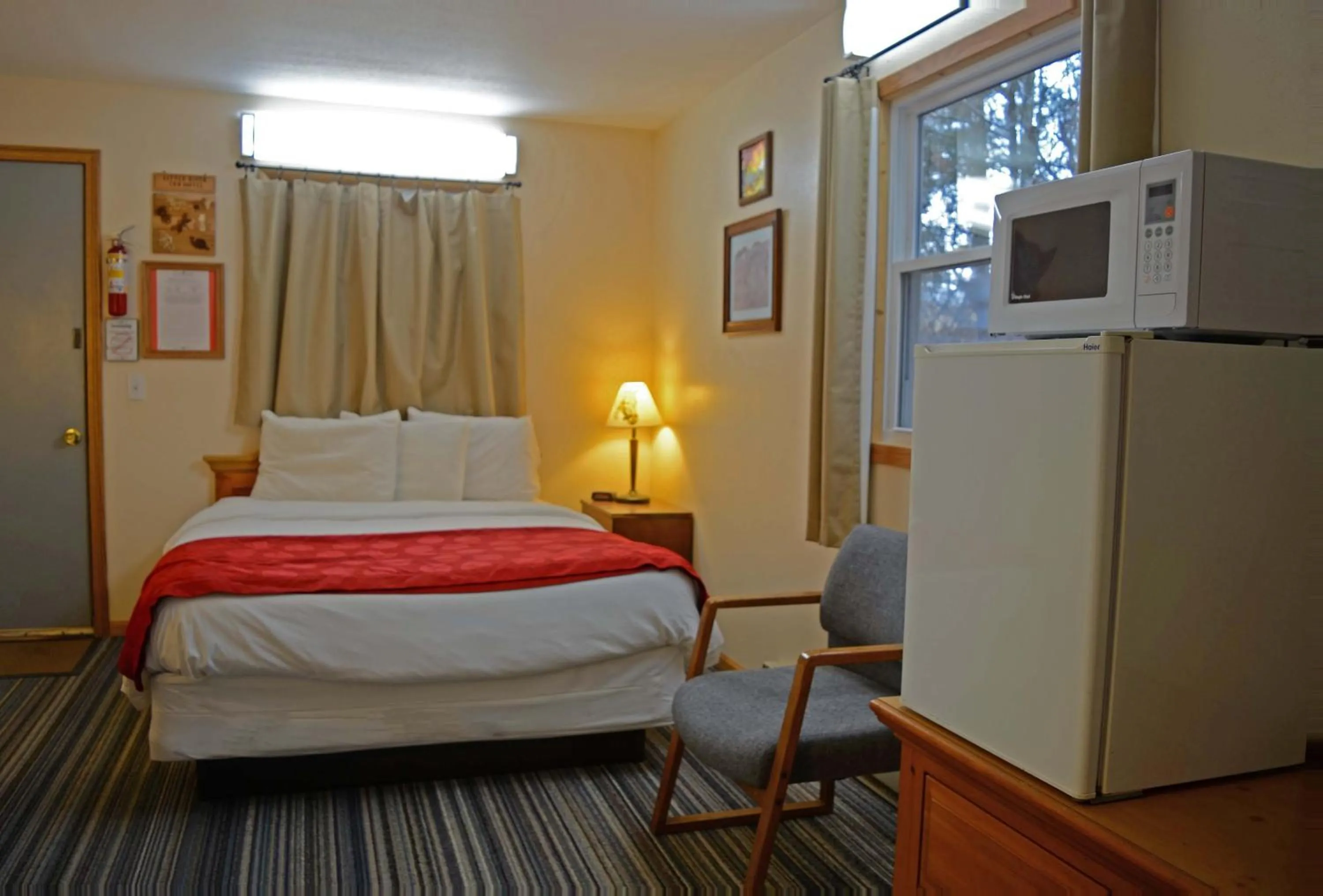 Photo of the whole room, Bed in Little River Inn Motel