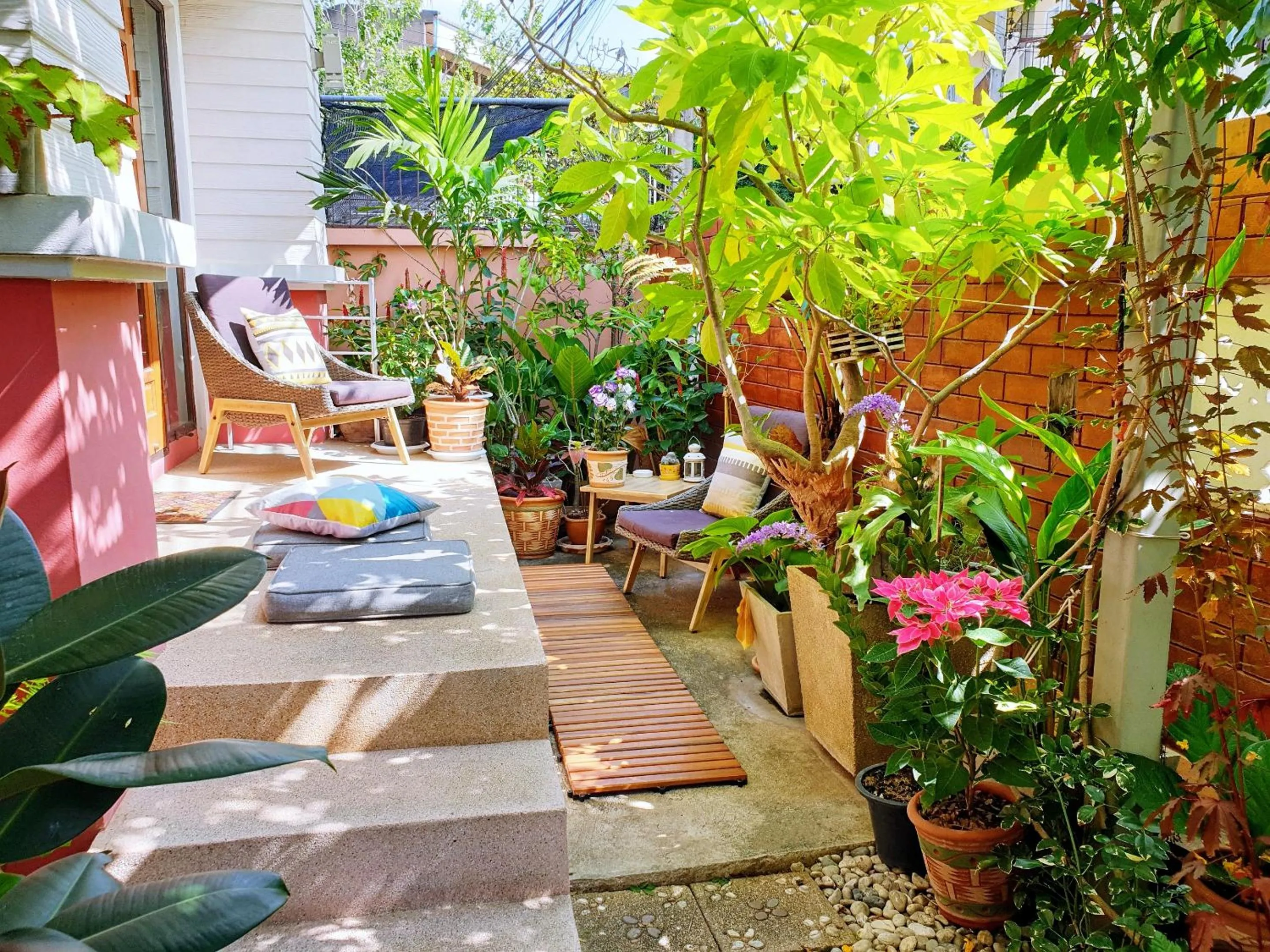 Patio in Bed and Terrace Guesthouse Chiang Mai