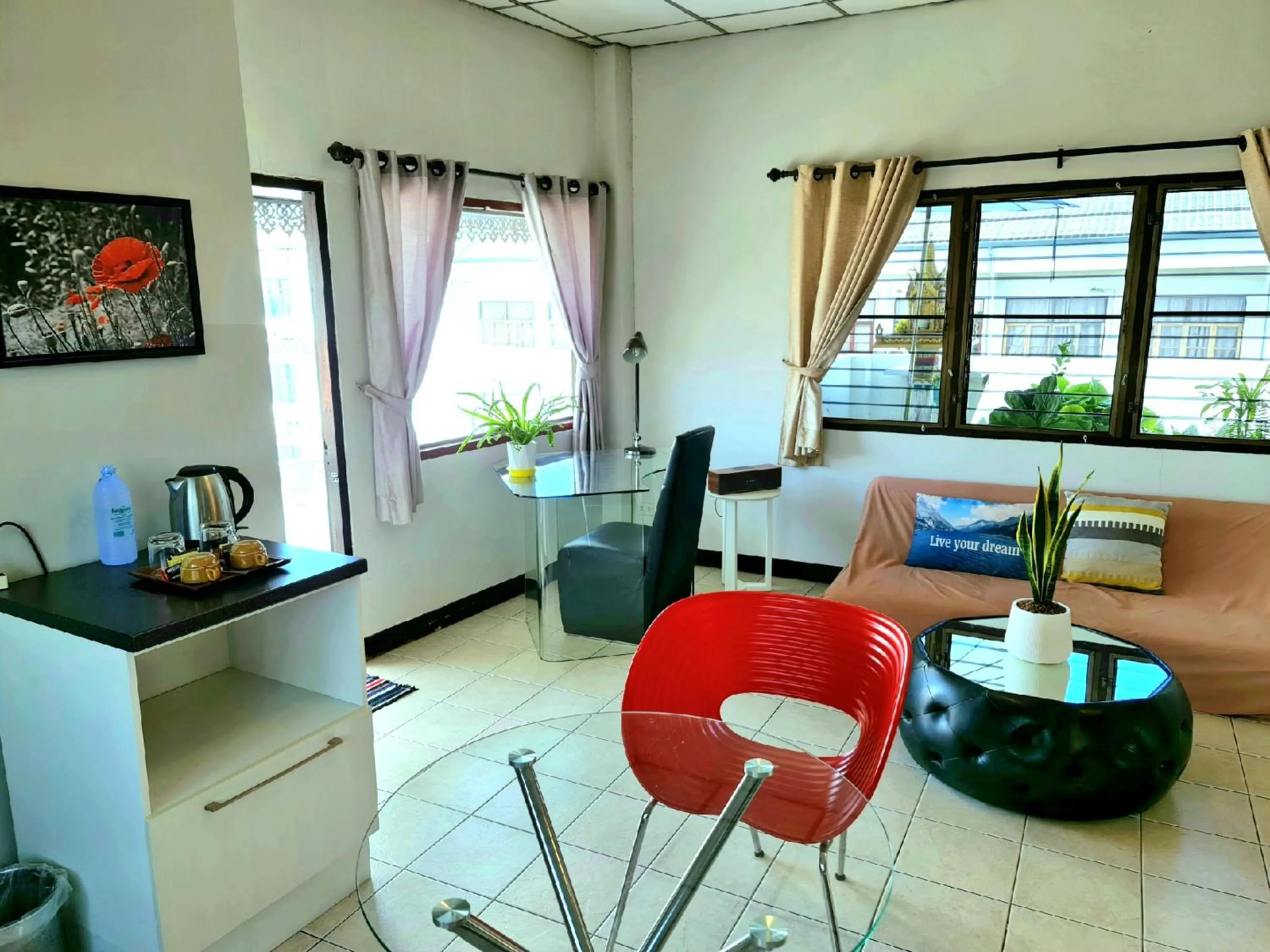 Living room in Bed and Terrace Guesthouse Chiang Mai