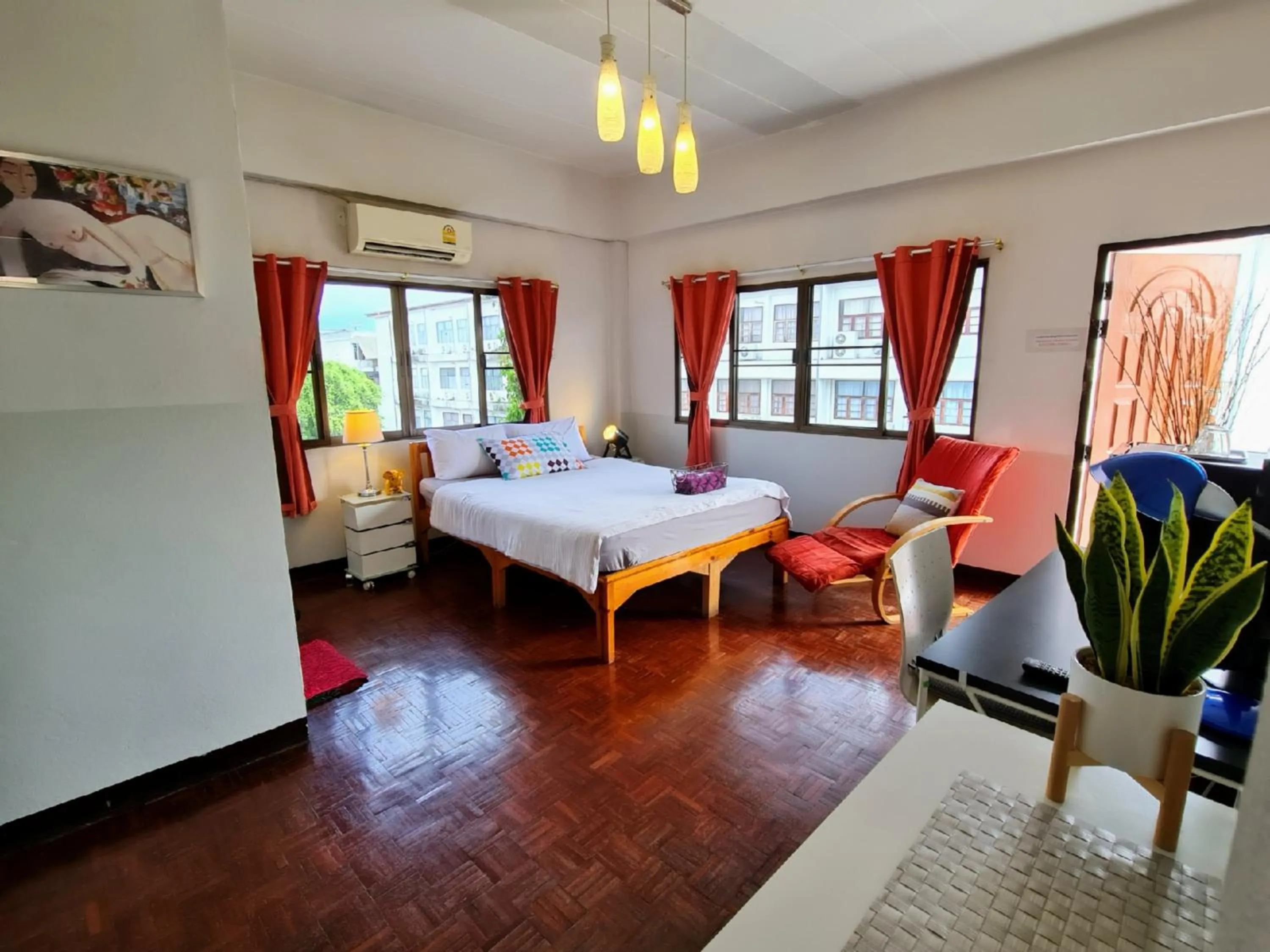 Photo of the whole room, Bed in Bed and Terrace Guesthouse Chiang Mai