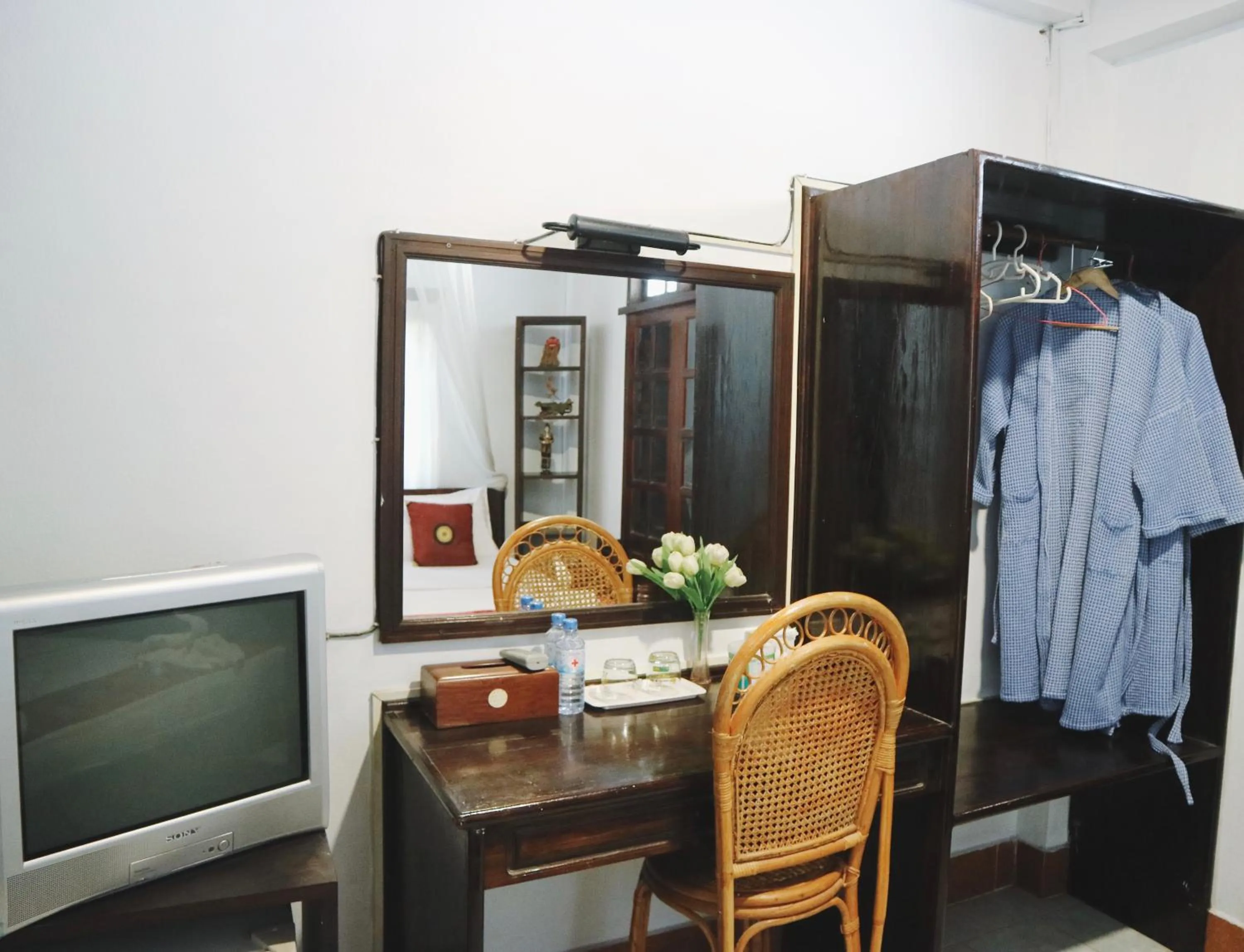 TV and multimedia in Villa Senesouk Luang Prabang