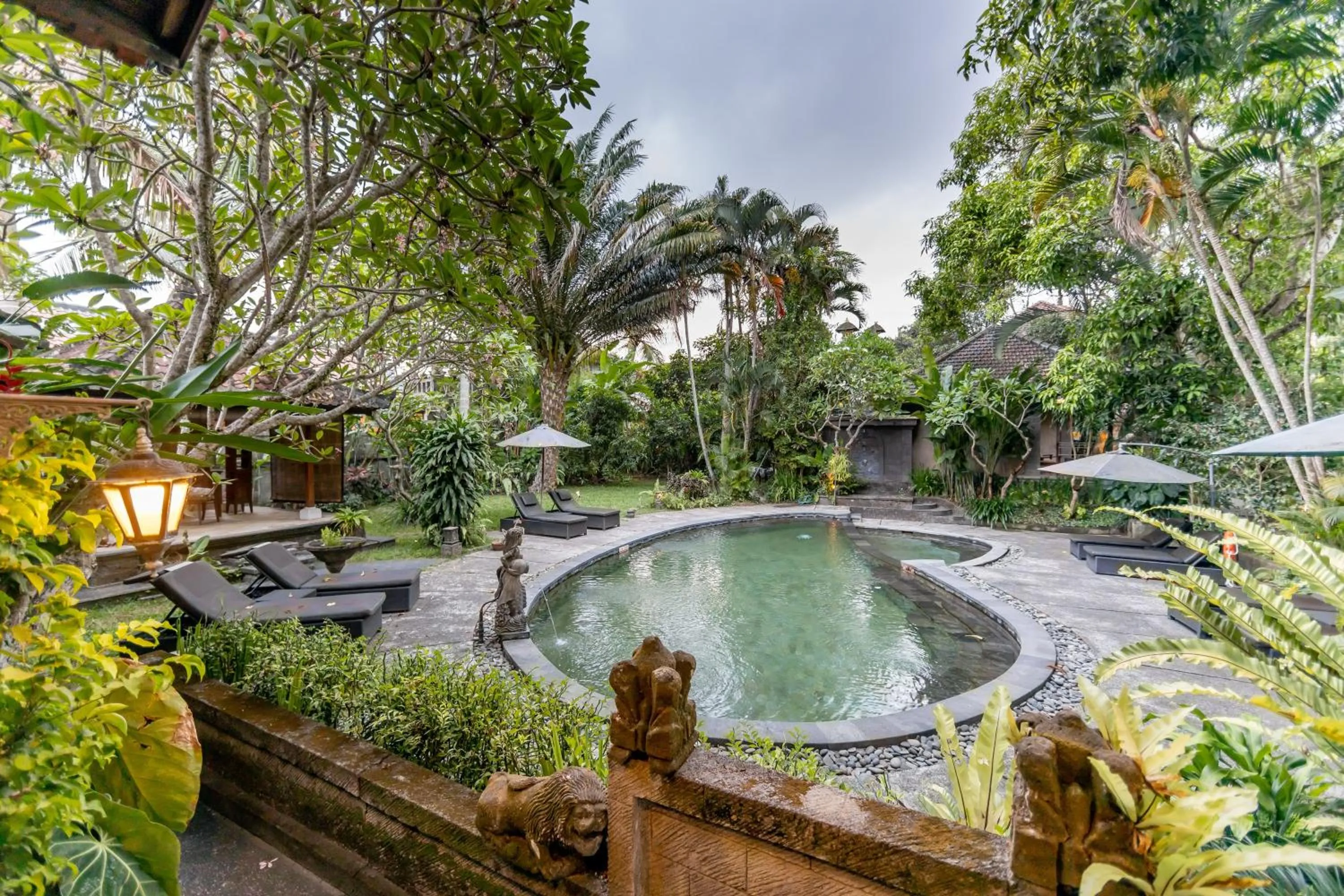 Swimming pool in De Munut Balinese Resort