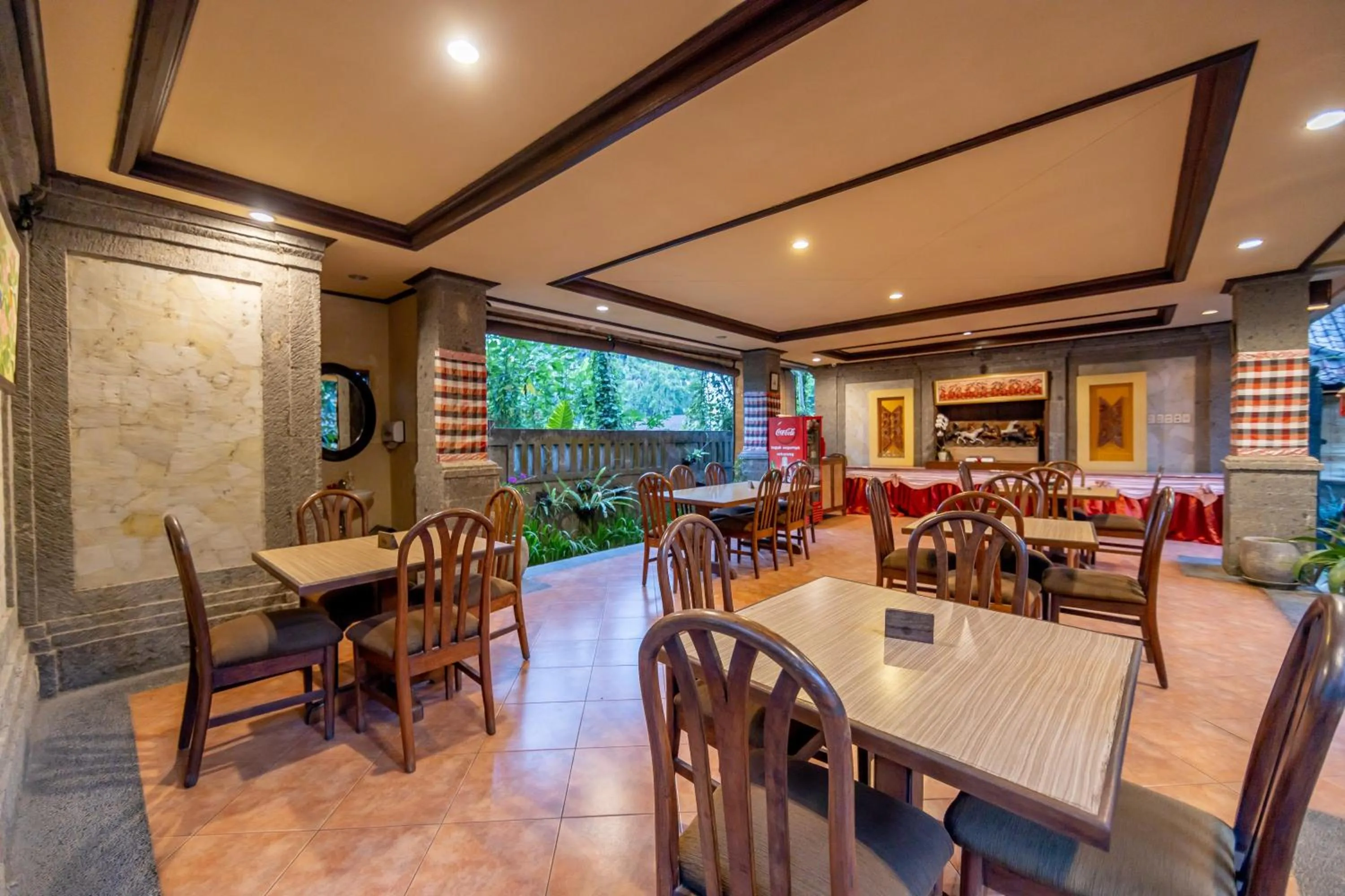 Restaurant/places to eat in De Munut Balinese Resort