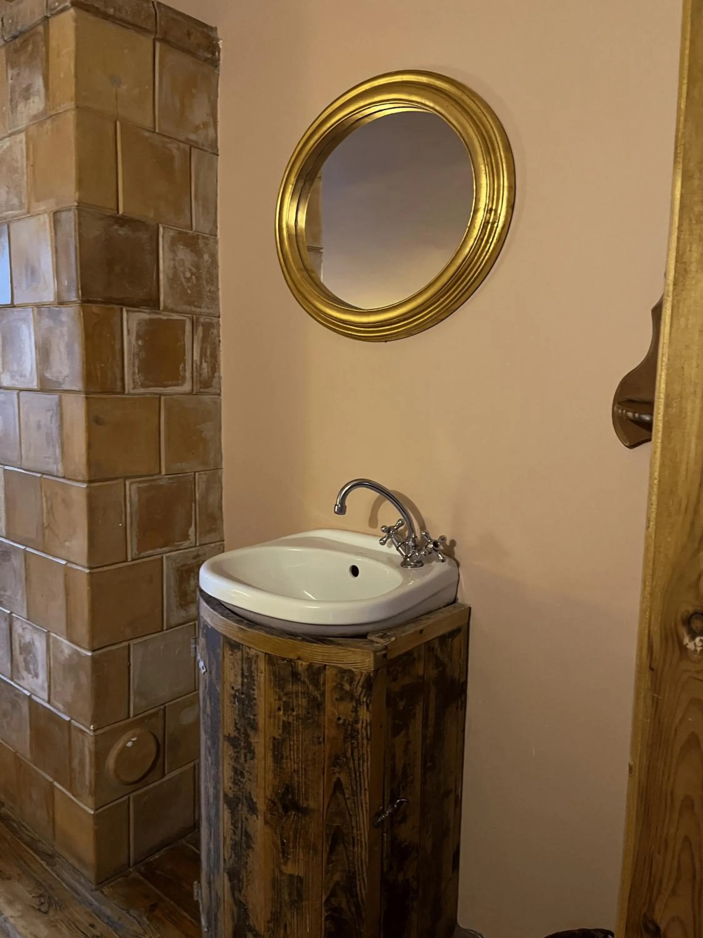 Fontaine Valhalla Hotel