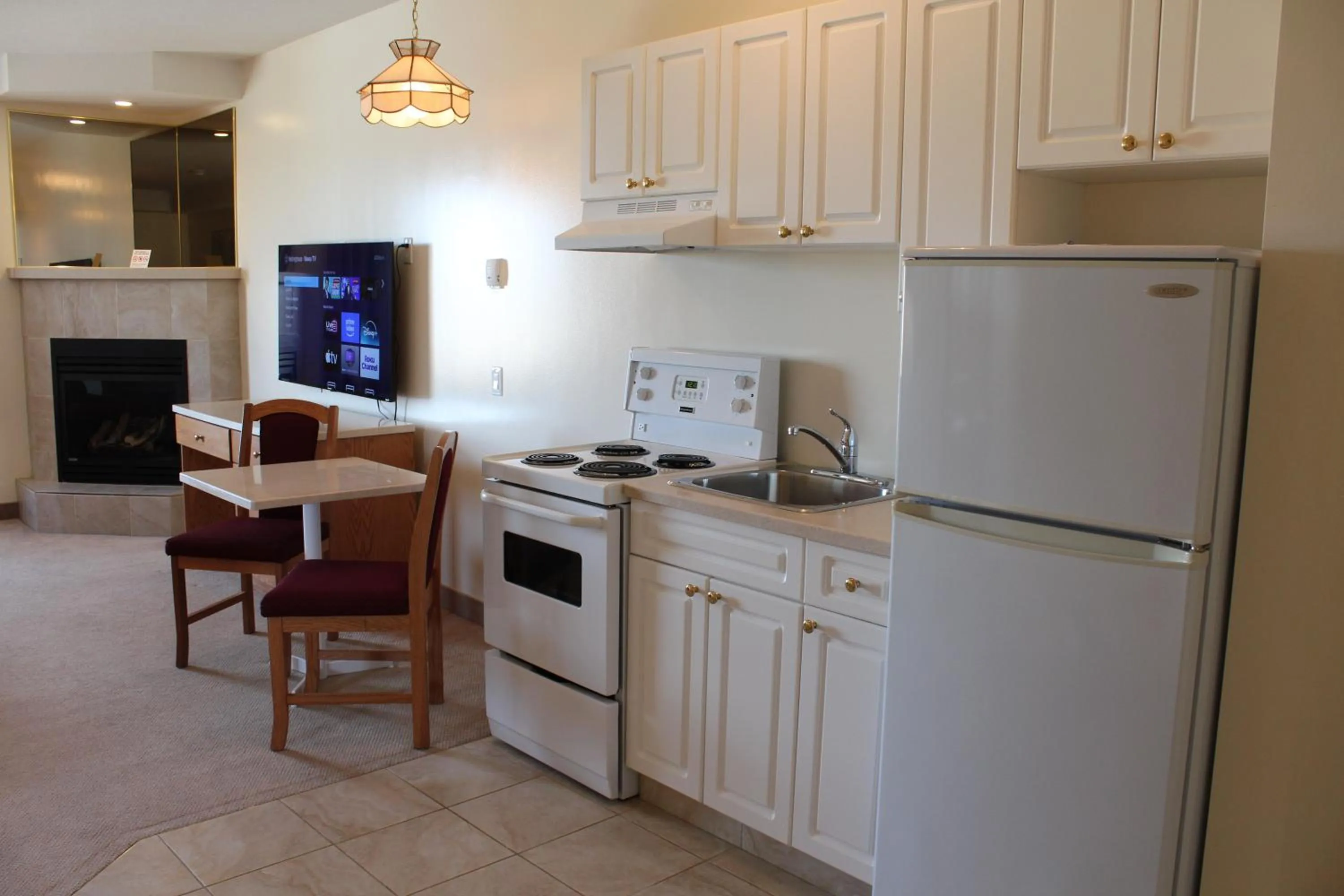 kitchen in Western Budget Motel Ponoka