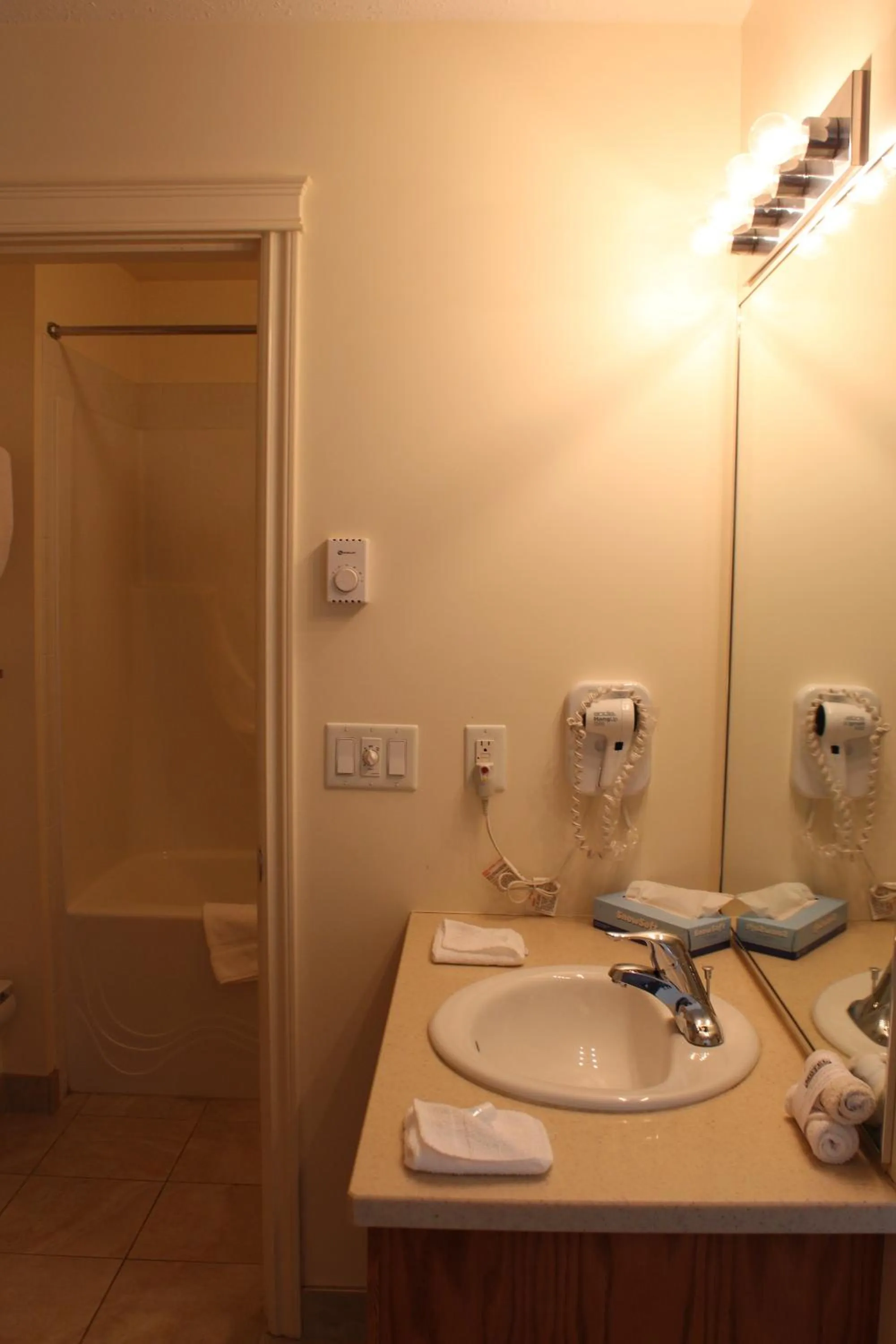 Bathroom in Western Budget Motel Ponoka