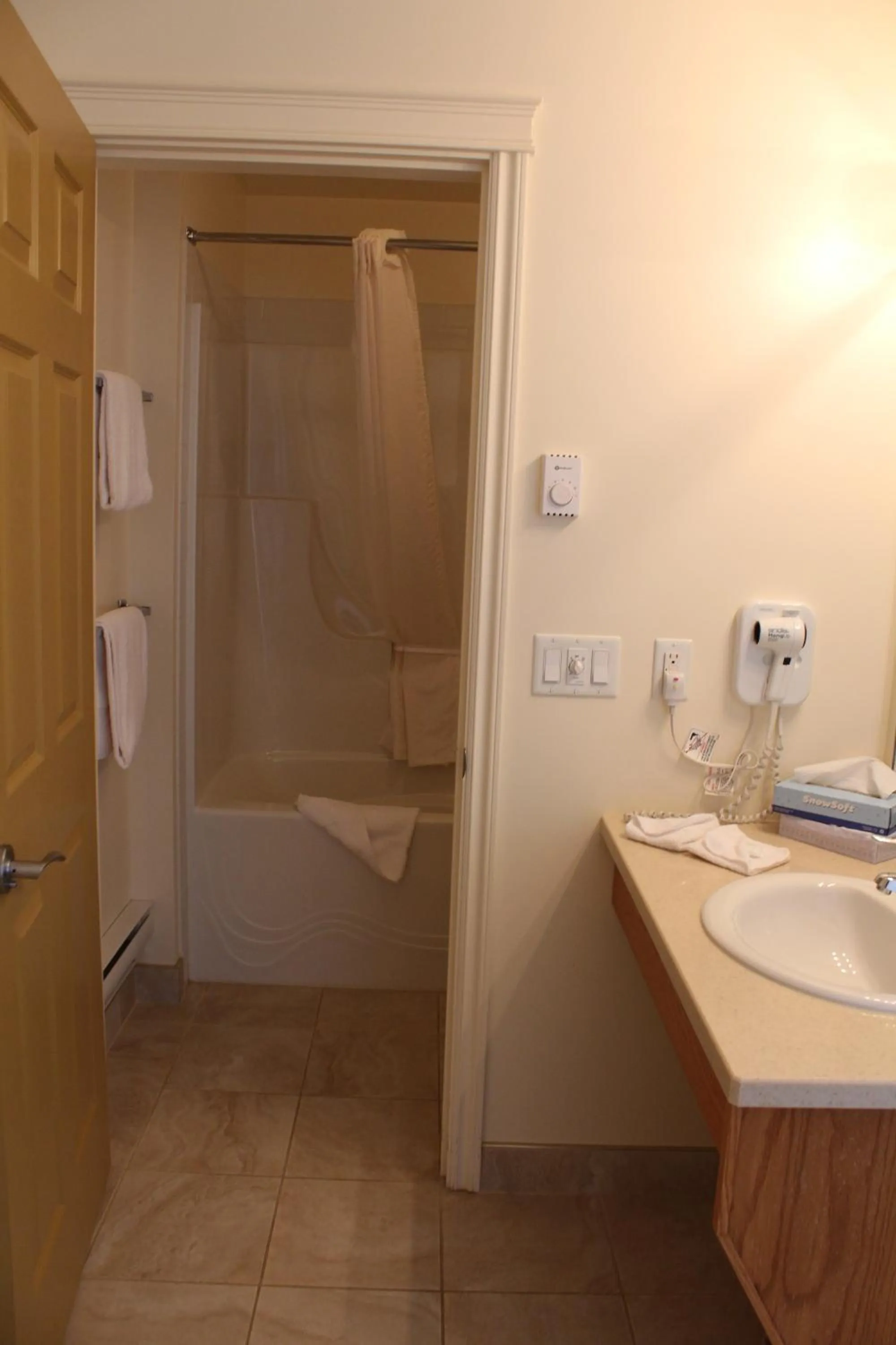 Bathroom in Western Budget Motel Ponoka