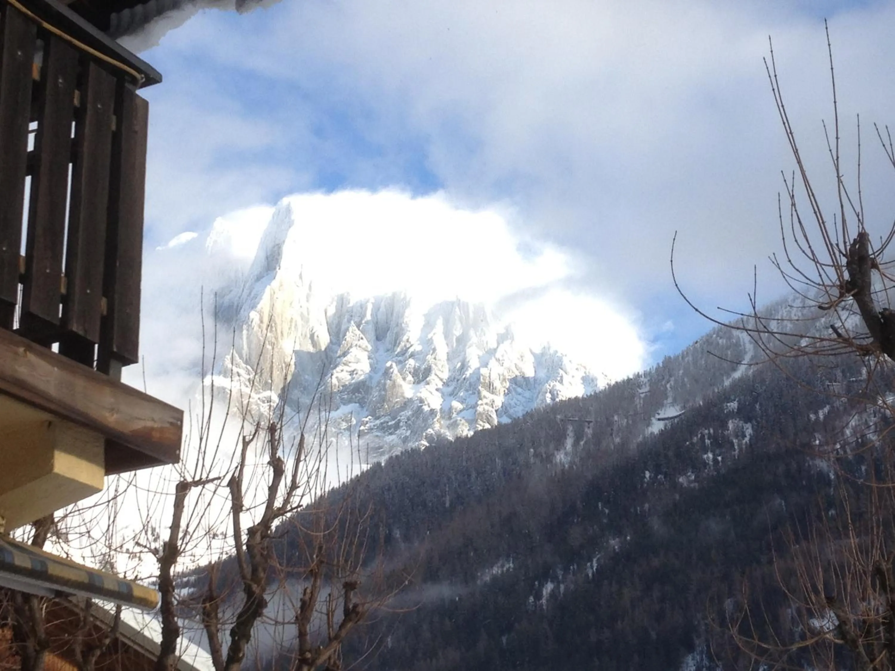 Property building in B&B Chalet Les Frenes