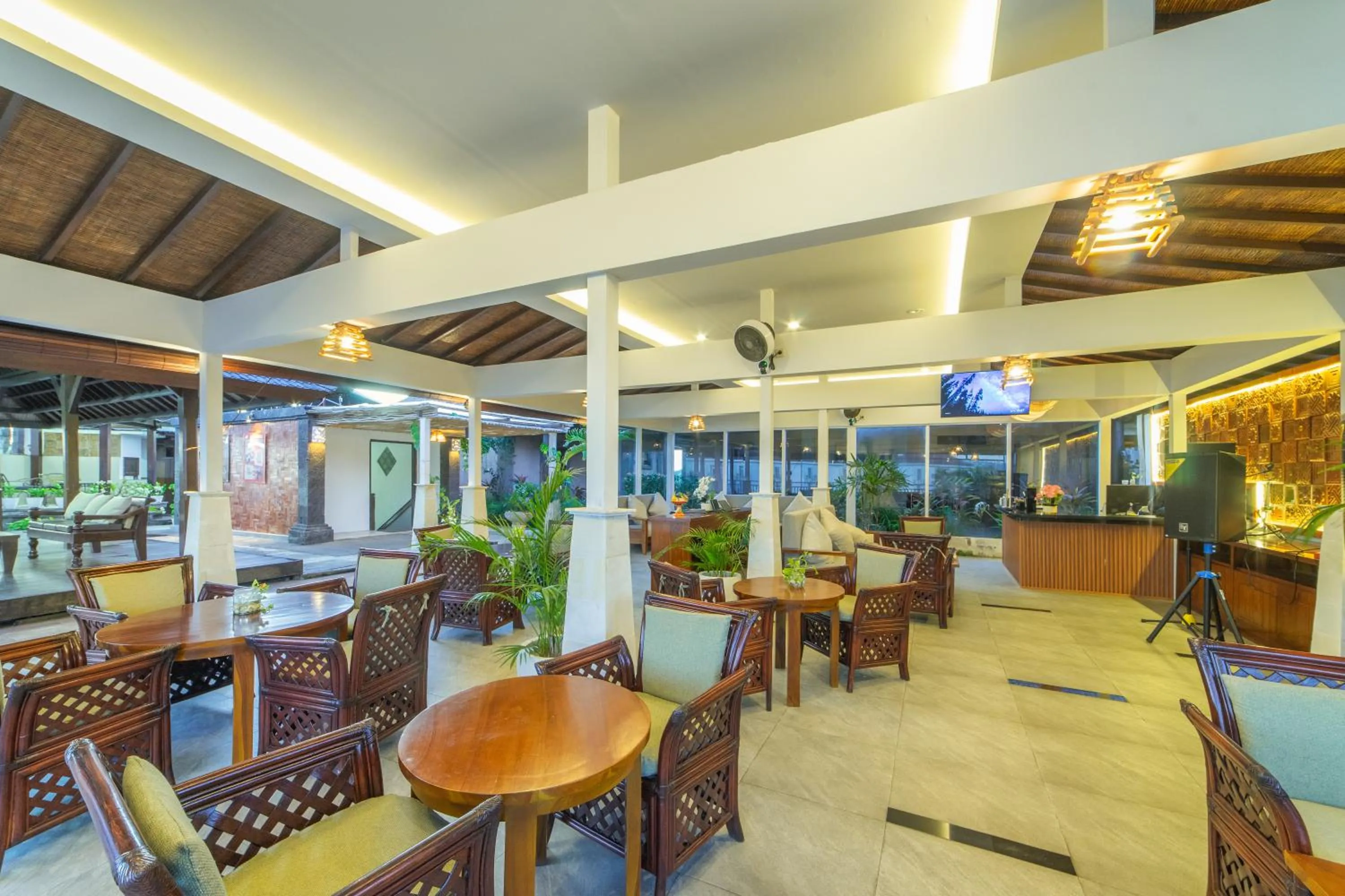 Restaurant/places to eat in Nirmala Hotel Jimbaran