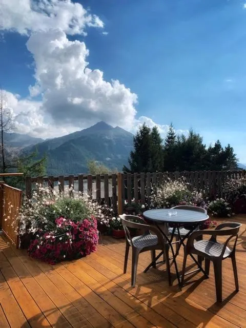 Property building in Hotels Les Catrems & Le Montagnou