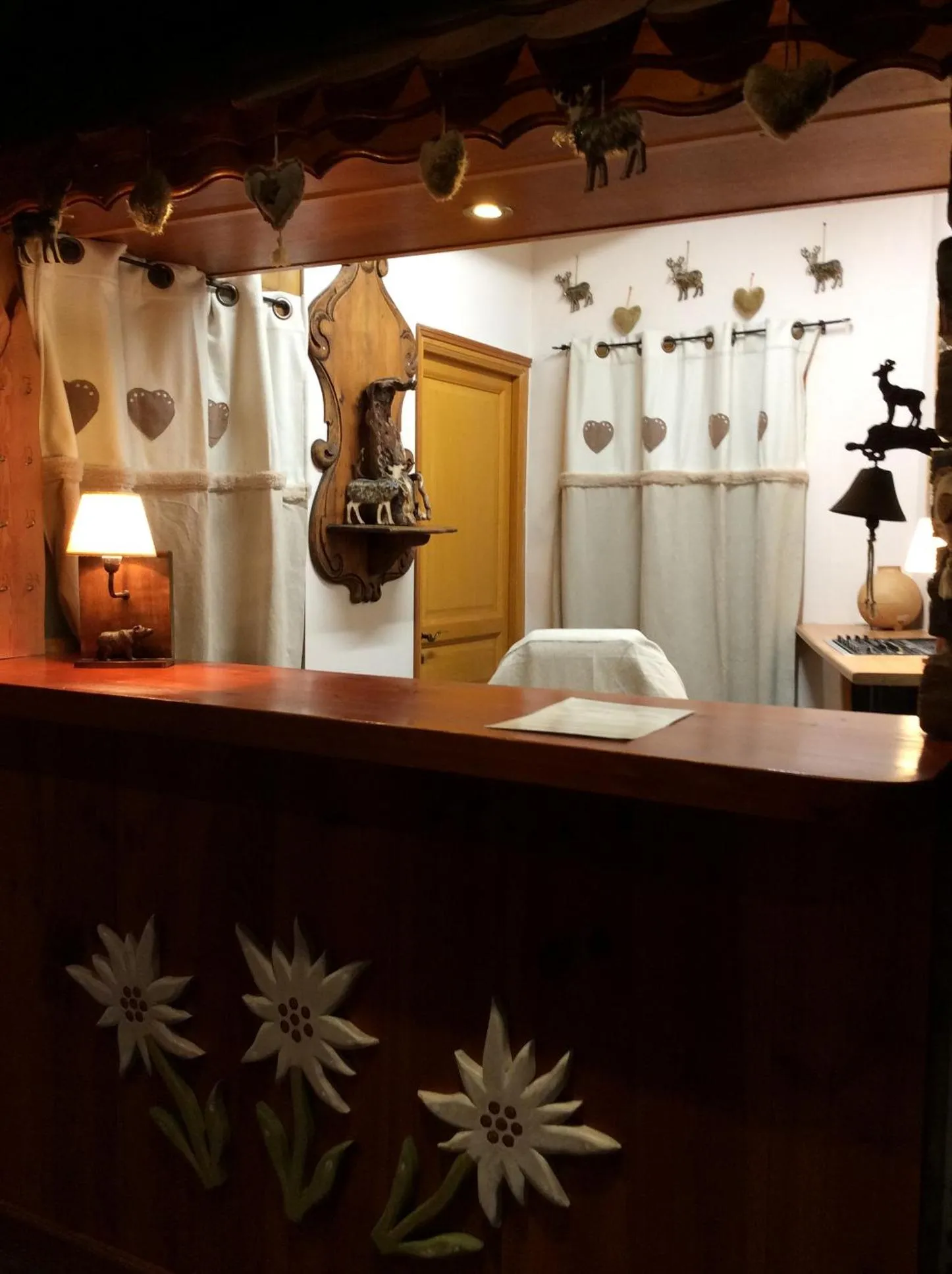 Lobby or reception in Hotels Les Catrems & Le Montagnou