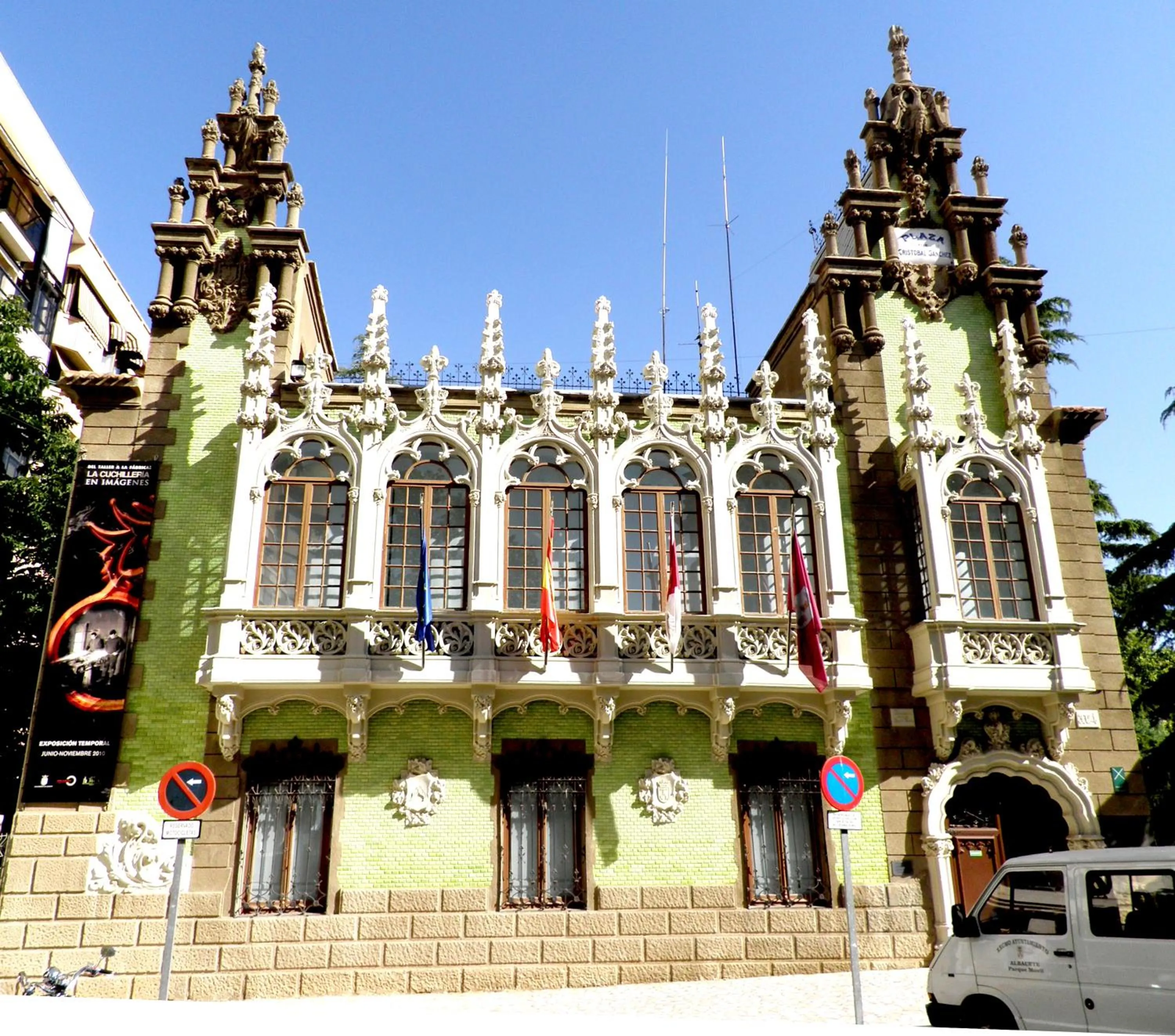 Property building in Hotel Principe