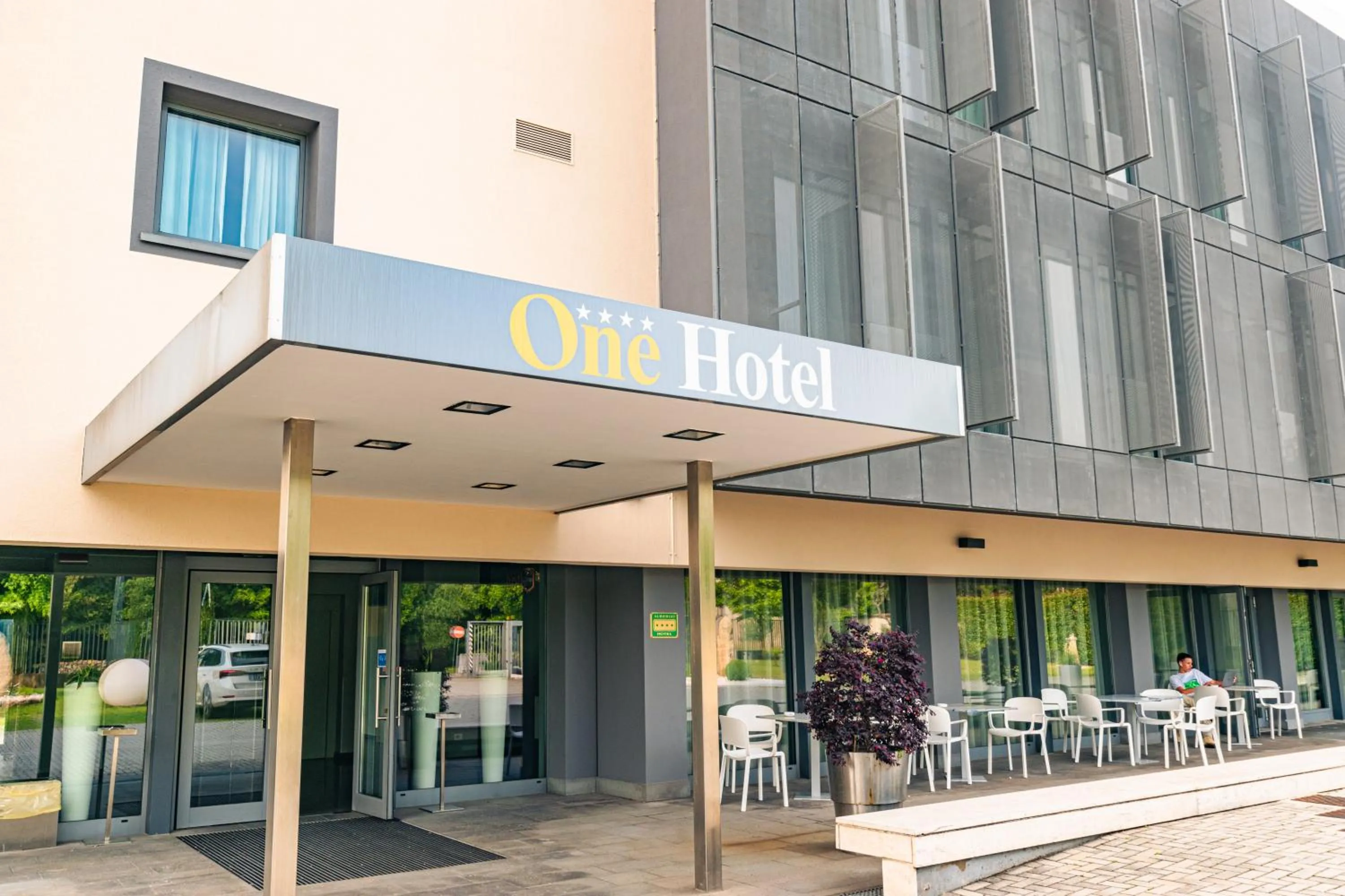 Property building in One Hotel & Restaurant