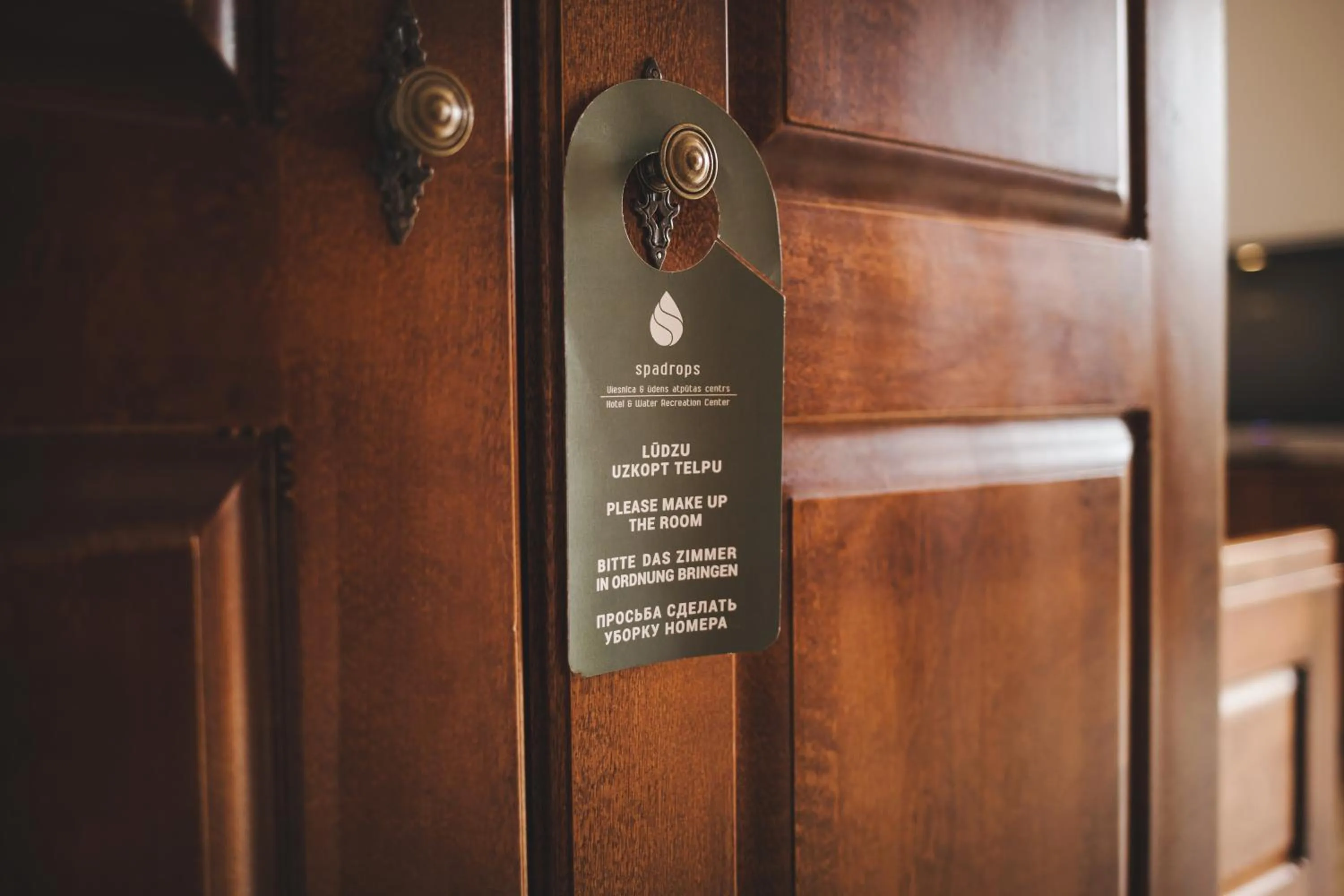 wardrobe in Spadrops