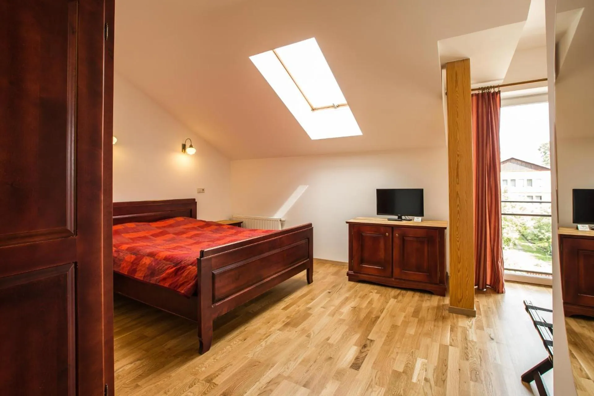 Photo of the whole room in Spadrops