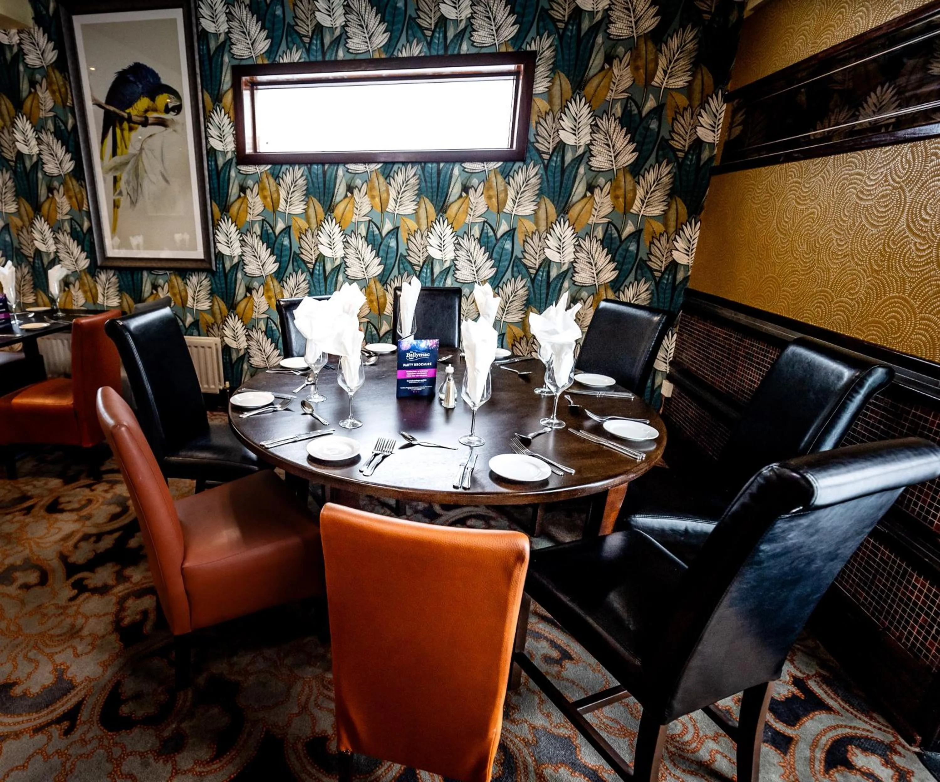 Restaurant/places to eat in Ballymac Hotel