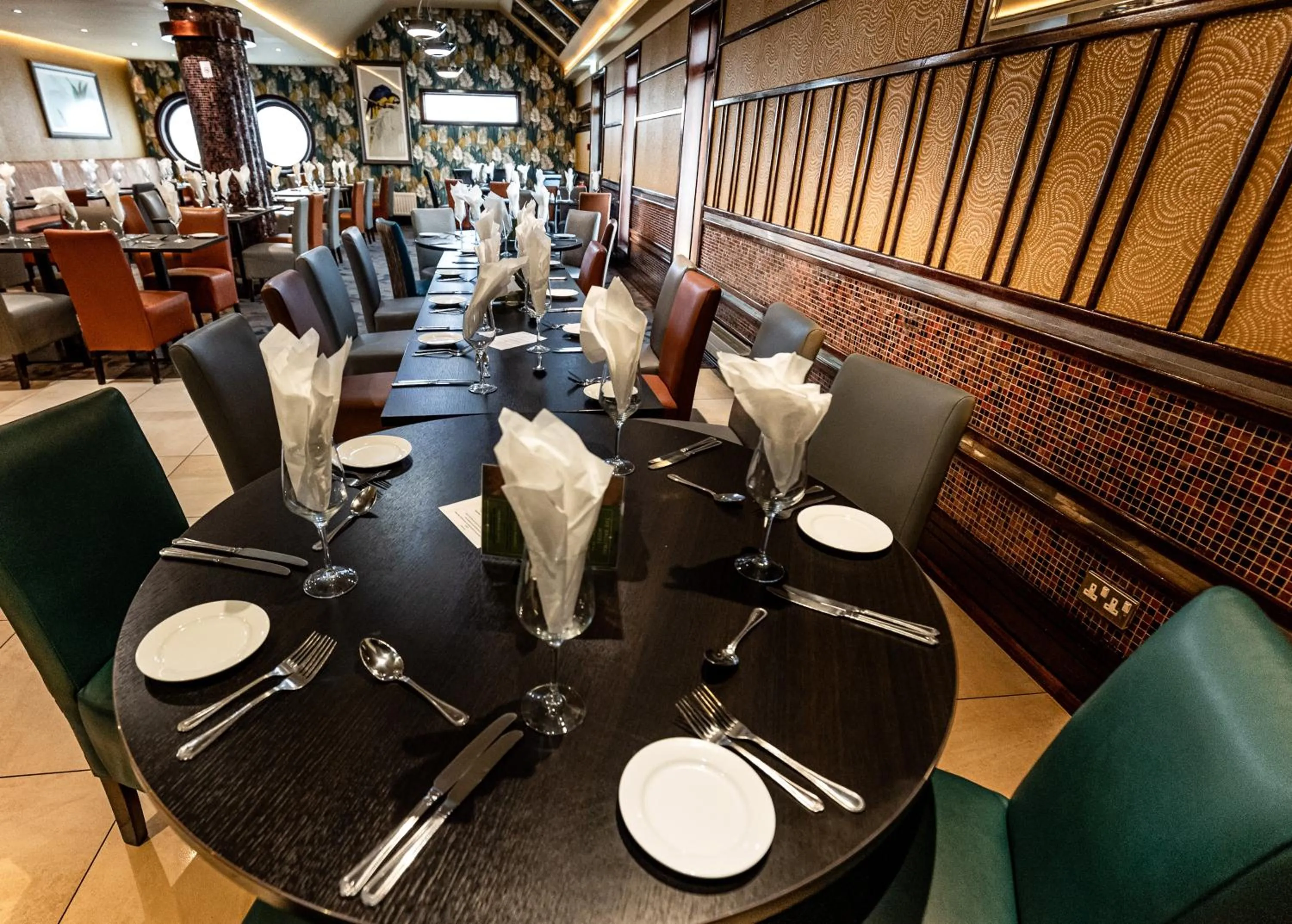 Restaurant/places to eat in Ballymac Hotel